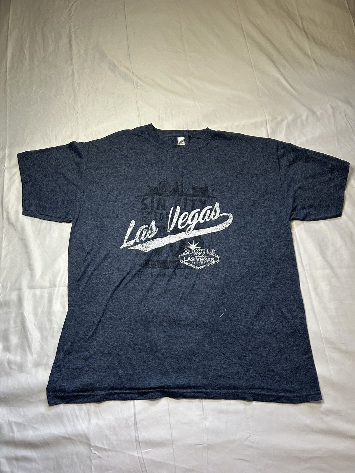 Other NAVY BLUE SIN CITY LAS VEGAS GRAPHIC TEE Size US L / EU 52-54 / 3 - 1 Thumbnail