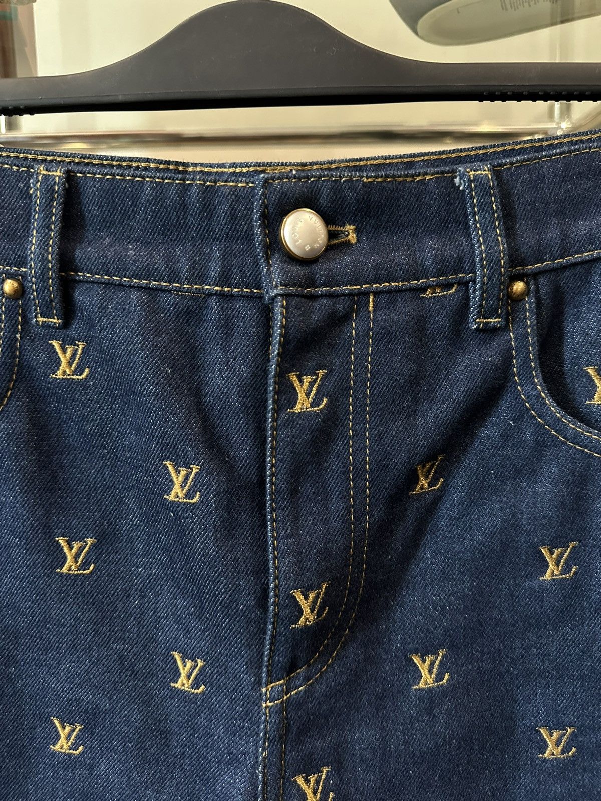Louis Vuitton Louis Vuitton Embroidered Signature Denim Shorts Size US 28 / EU 44 - 3 Thumbnail