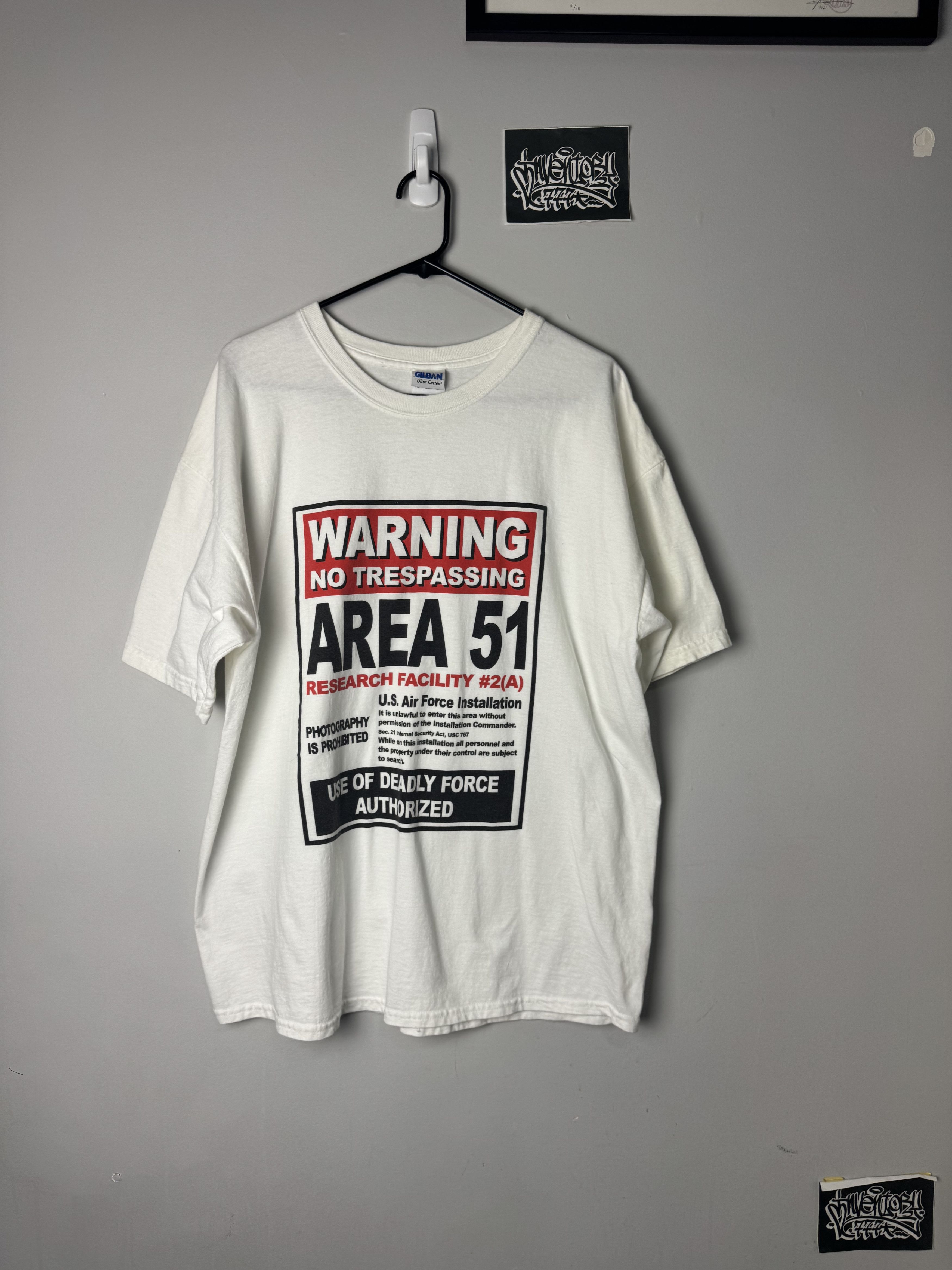 Vintage Area 51 - Graphic Tee Size US XL / EU 56 / 4 - 1 Thumbnail