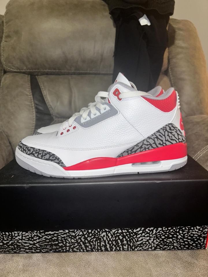 Jordan Brand Jordan 3 Fire Red Size US 10 / EU 43 - 1 Thumbnail