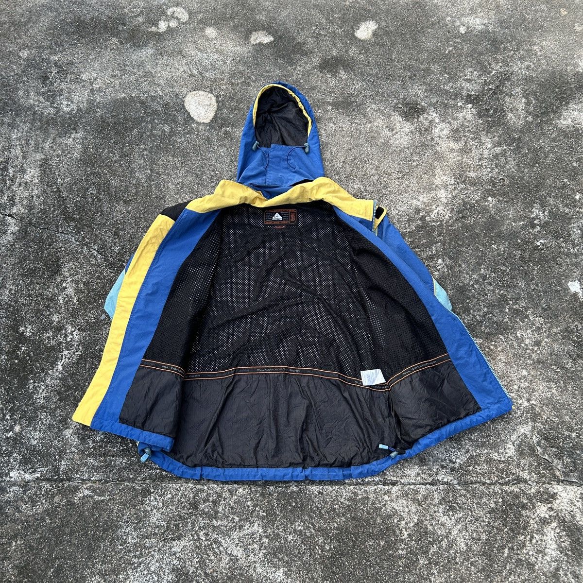 Nike ACG Vintage Nike ACG Two Tone Storm-Fit Heavy Padded Jacket Size US XXL / EU 58 / 5 - 4 Thumbnail