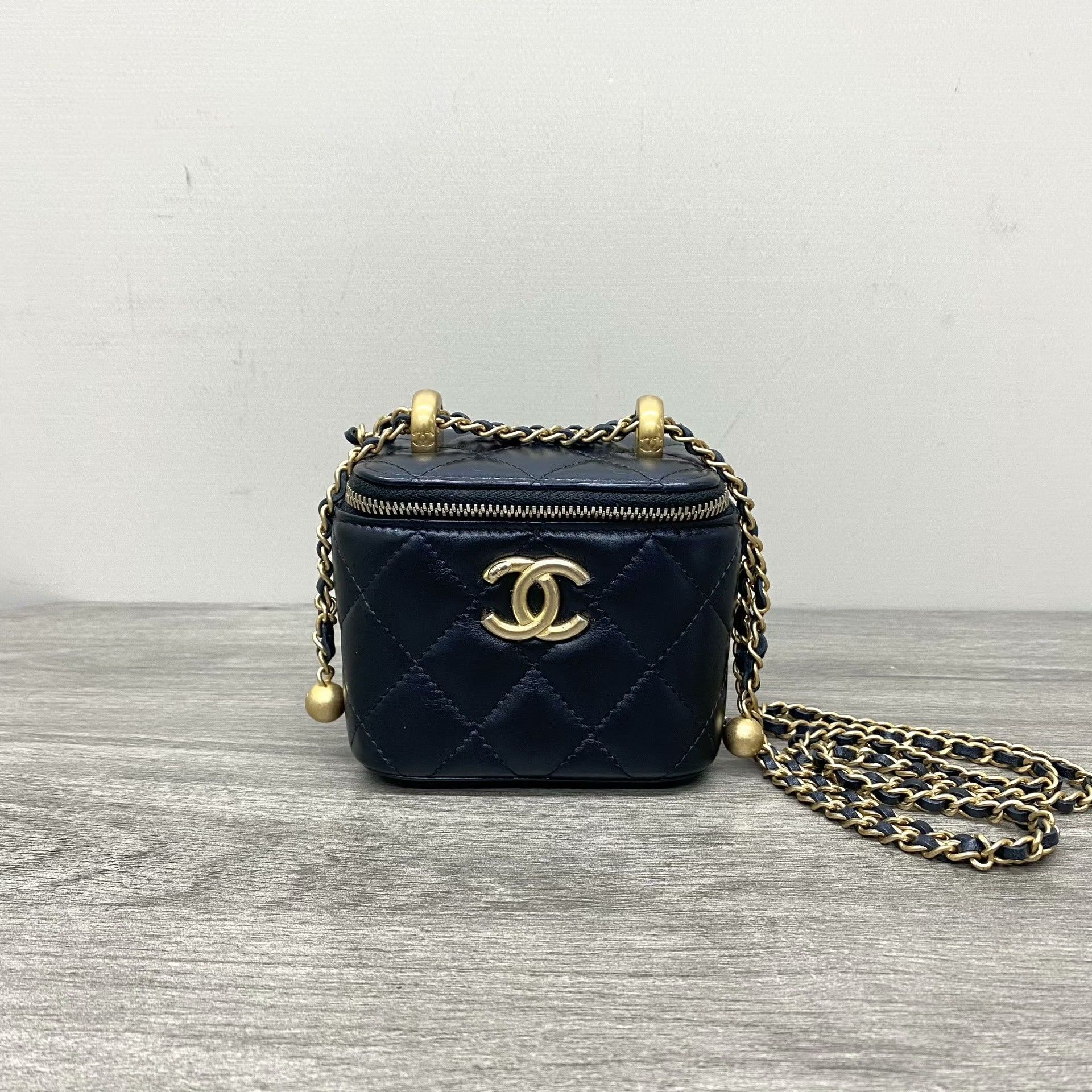 Chanel Pre-loved Bag Very good condition Size ONE SIZE - 1 Thumbnail