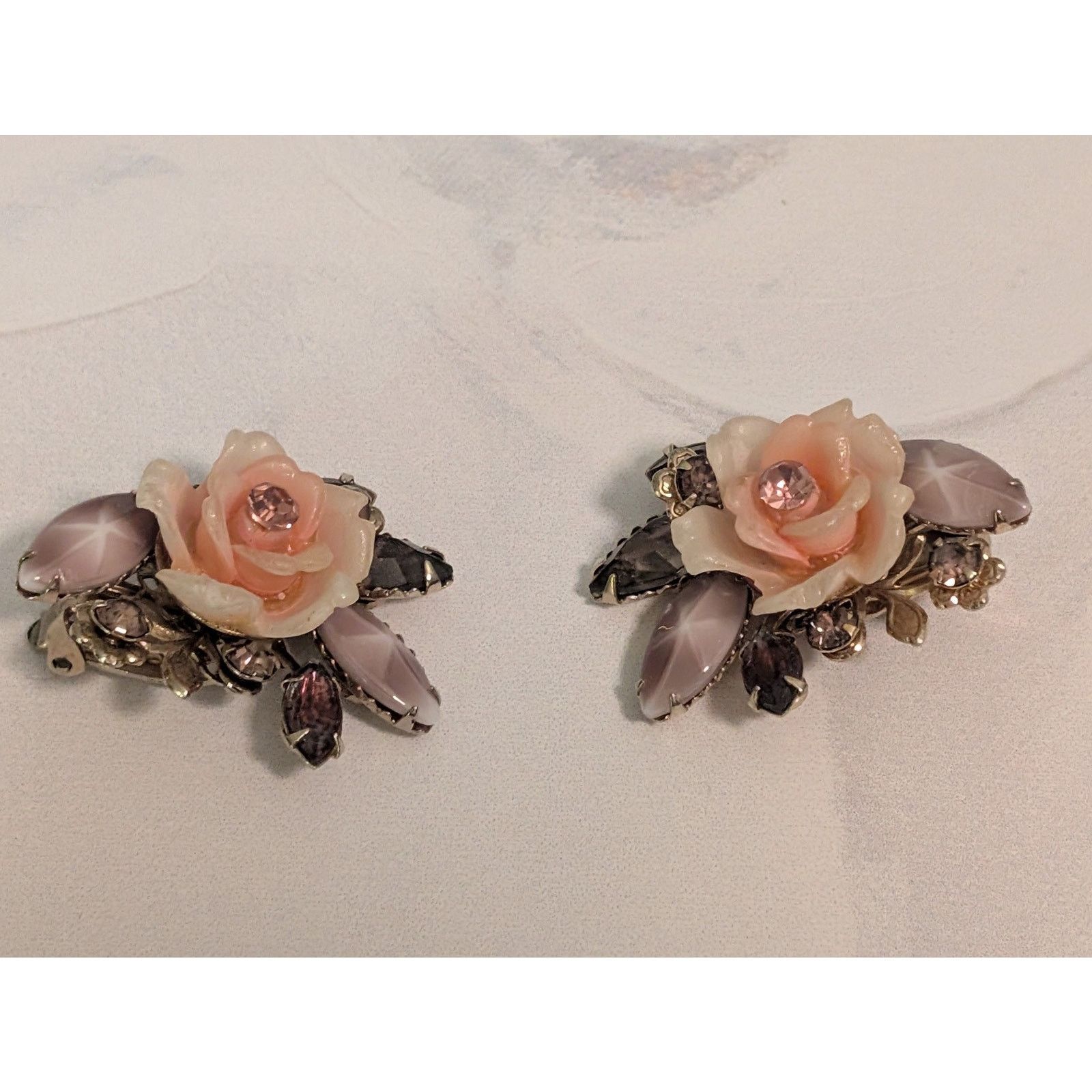 Vintage VTG c1950s Unsigned Beau Jewels Pink Floral Clip-On Earrings Size ONE SIZE - 4 Thumbnail