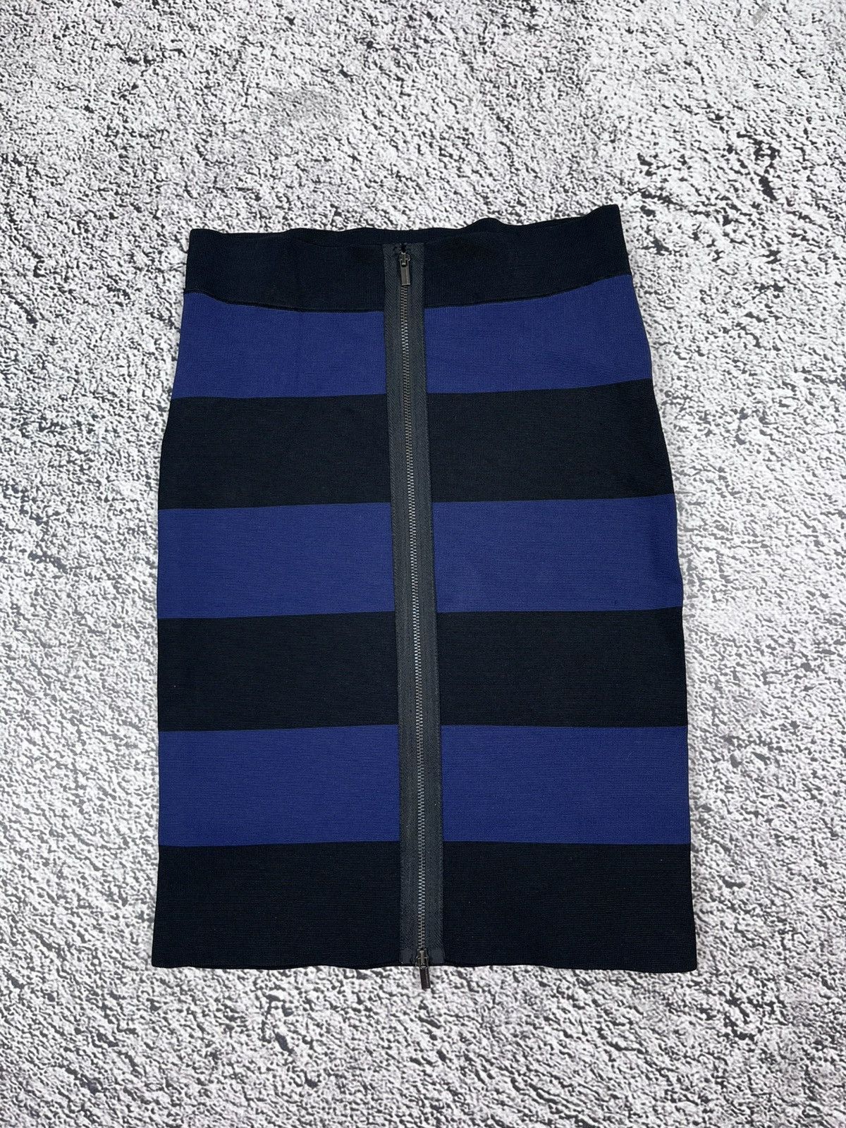 Bcbgmaxazria Y2KBCBGMAXAZRIA Striped Bodycon Skirt S Size 26" / US 2 / IT 38 - 3 Thumbnail