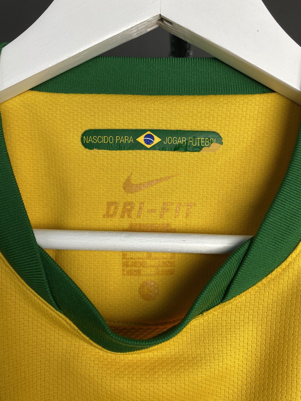 Nike 2010/11 NIKE BRASIL HOME SOCCER FOOTBALL JERSEY SHIRT Size US M / EU 48-50 / 2 - 5 Thumbnail
