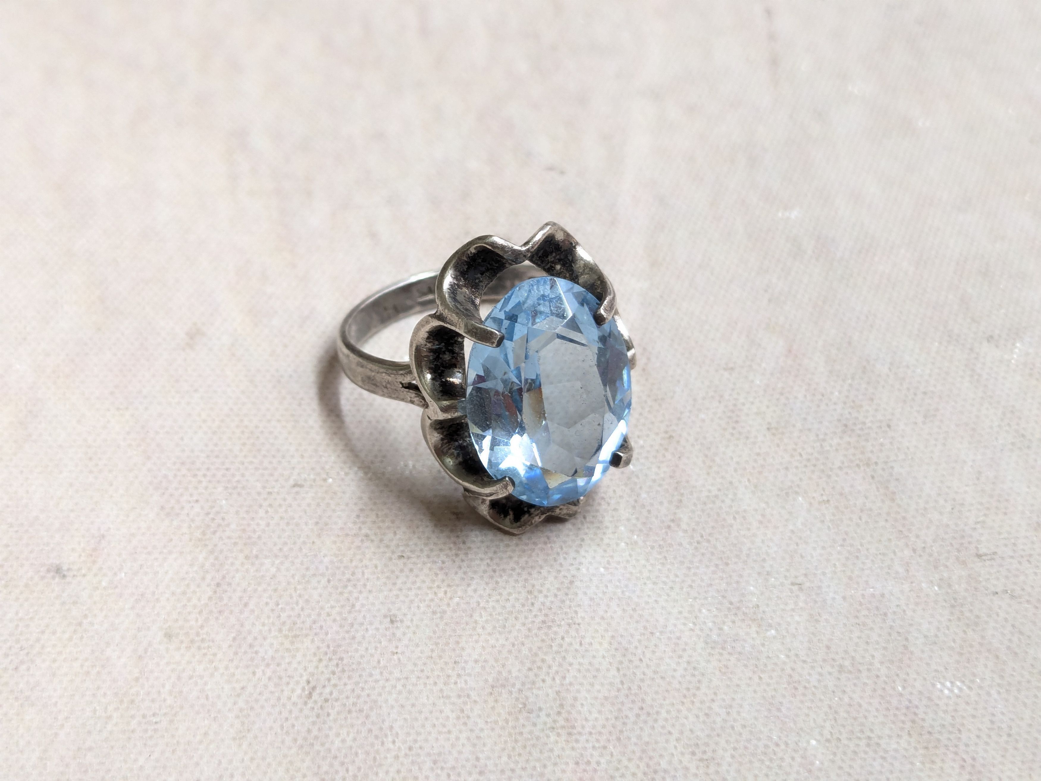Jewelry Vintage Sterling Silver Ring Blue Glass 9.5 Oval Cocktail Size ONE SIZE - 1 Thumbnail