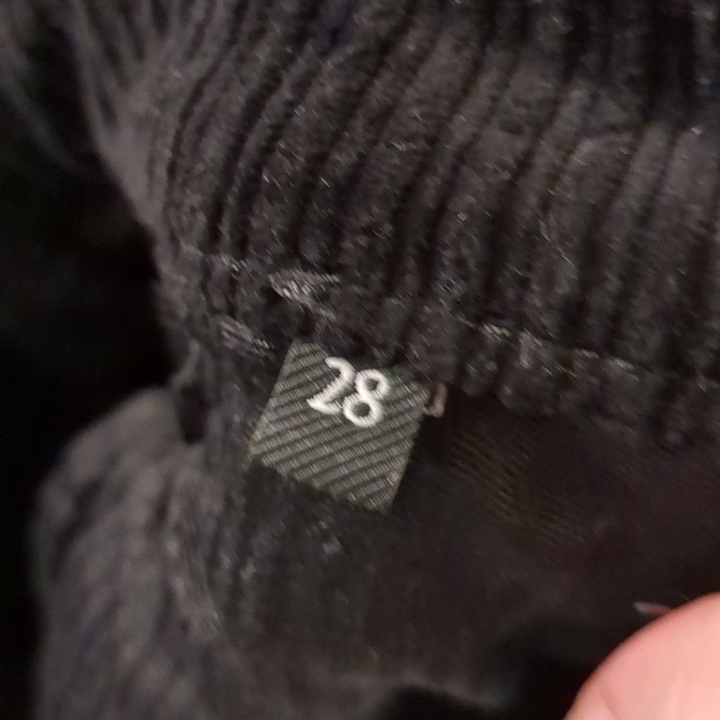 7 For All Mankind 7 for all mankind black ultra high rise slim corduroy sz. 28 Size 28" / US 6 / IT 42 - 6 Thumbnail