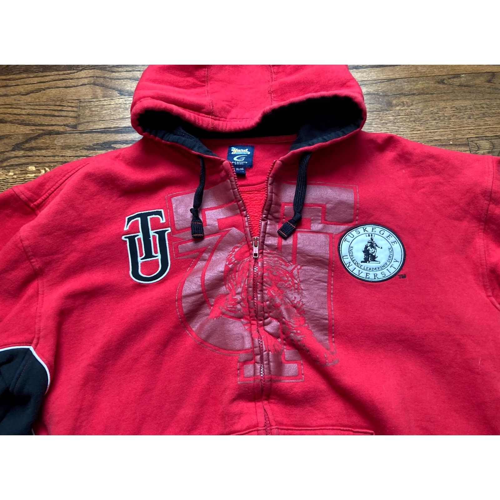 G-III VINTAGE Y2K Tuskegee University Hoodie Sweatshirt XL Red G-III Carl Banks HBCU Men Size US XL / EU 56 / 4 - 5 Thumbnail