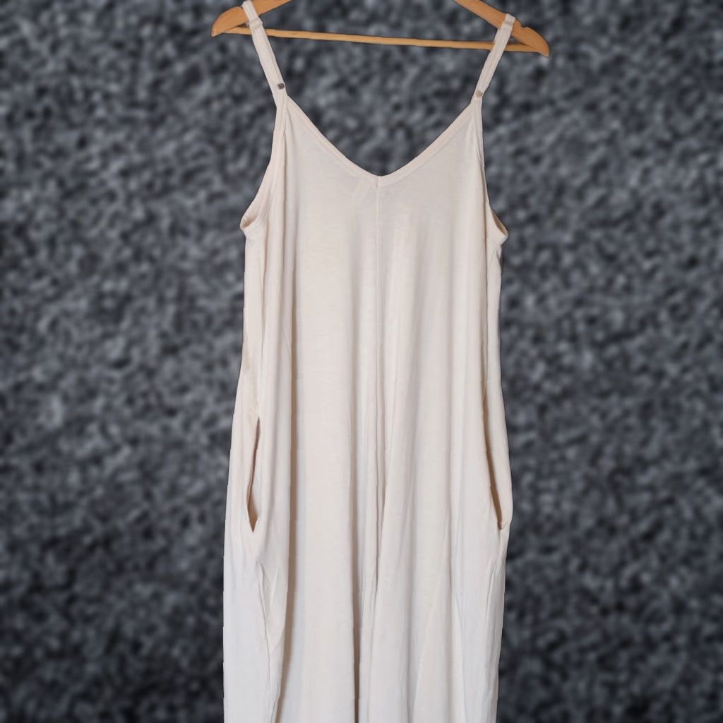 Vintage VINTAGE Nwot! Zenana Beige Cami Maxi Dress Comfy Pockets Adjustable Straps Size M Zenana Outfitters Maxi Women Beige Pockets Strap Dress 90s? Size M / US 6-8 / IT 42-44 - 1 Thumbnail