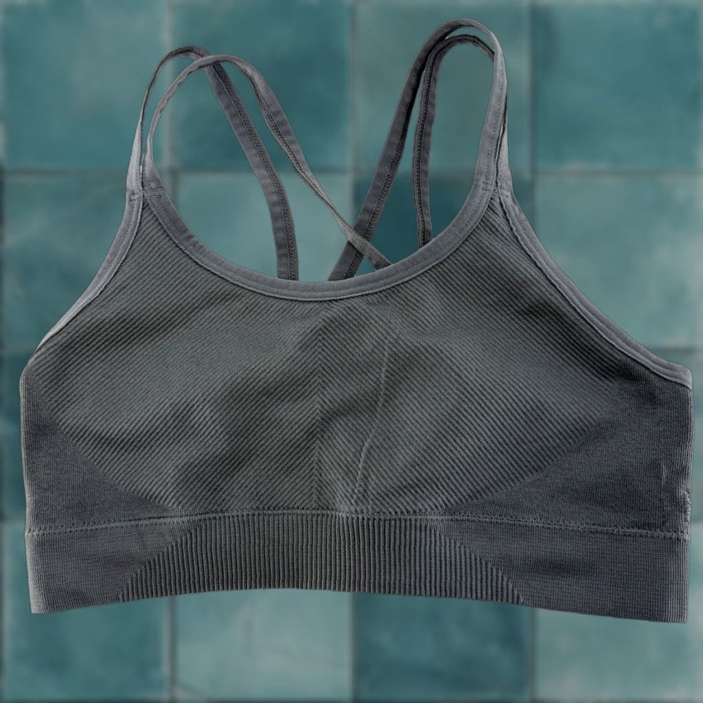 Vintage Ryka Gray Ribbed Athletic Sports Bra Medium Strappy Back Seamless Size ONE SIZE - 1 Thumbnail