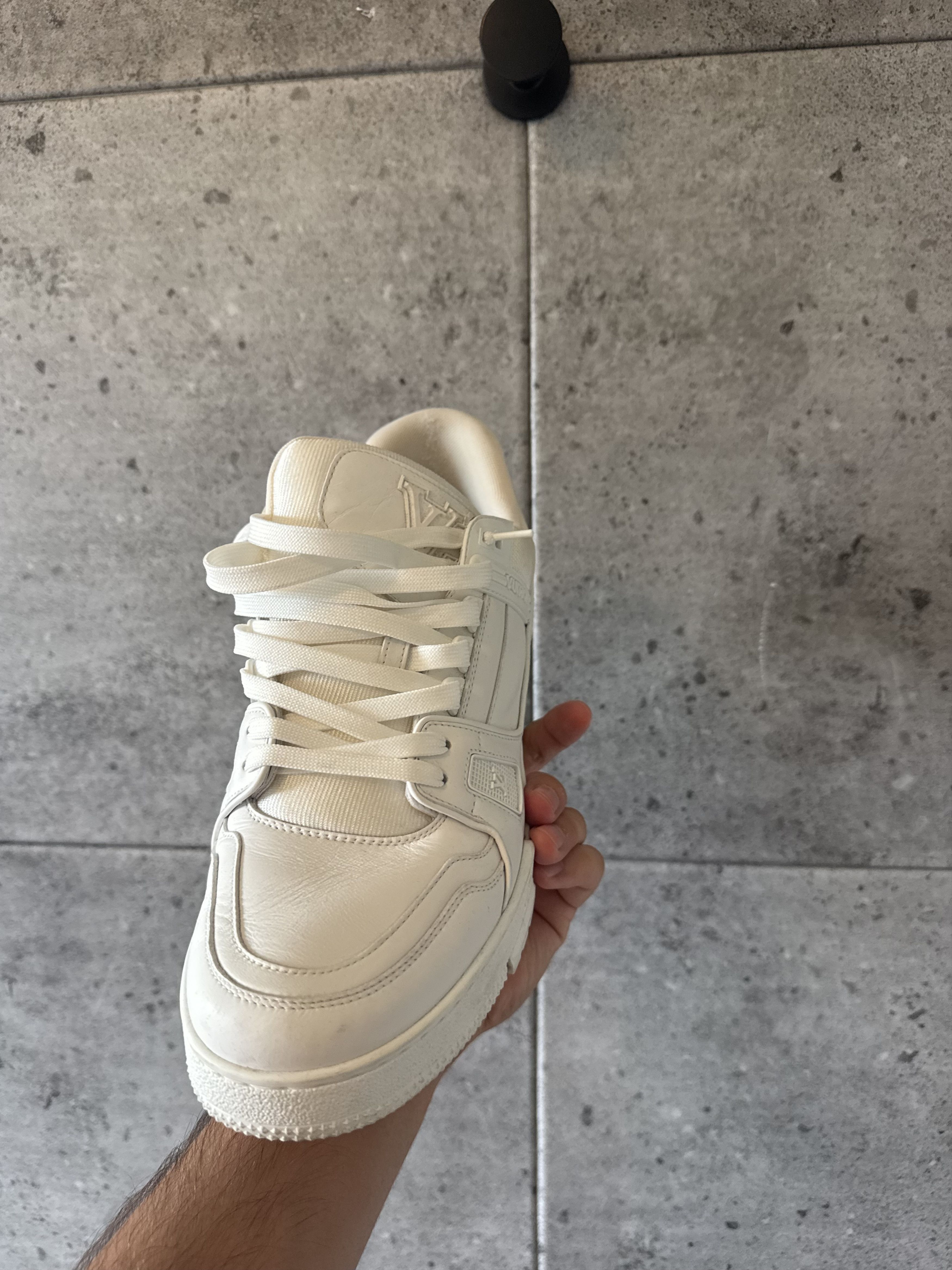 Louis Vuitton Louis Vuitton Virgil abloh all white trainers sneakers Size US 9.5 / EU 42-43 - 12 Thumbnail