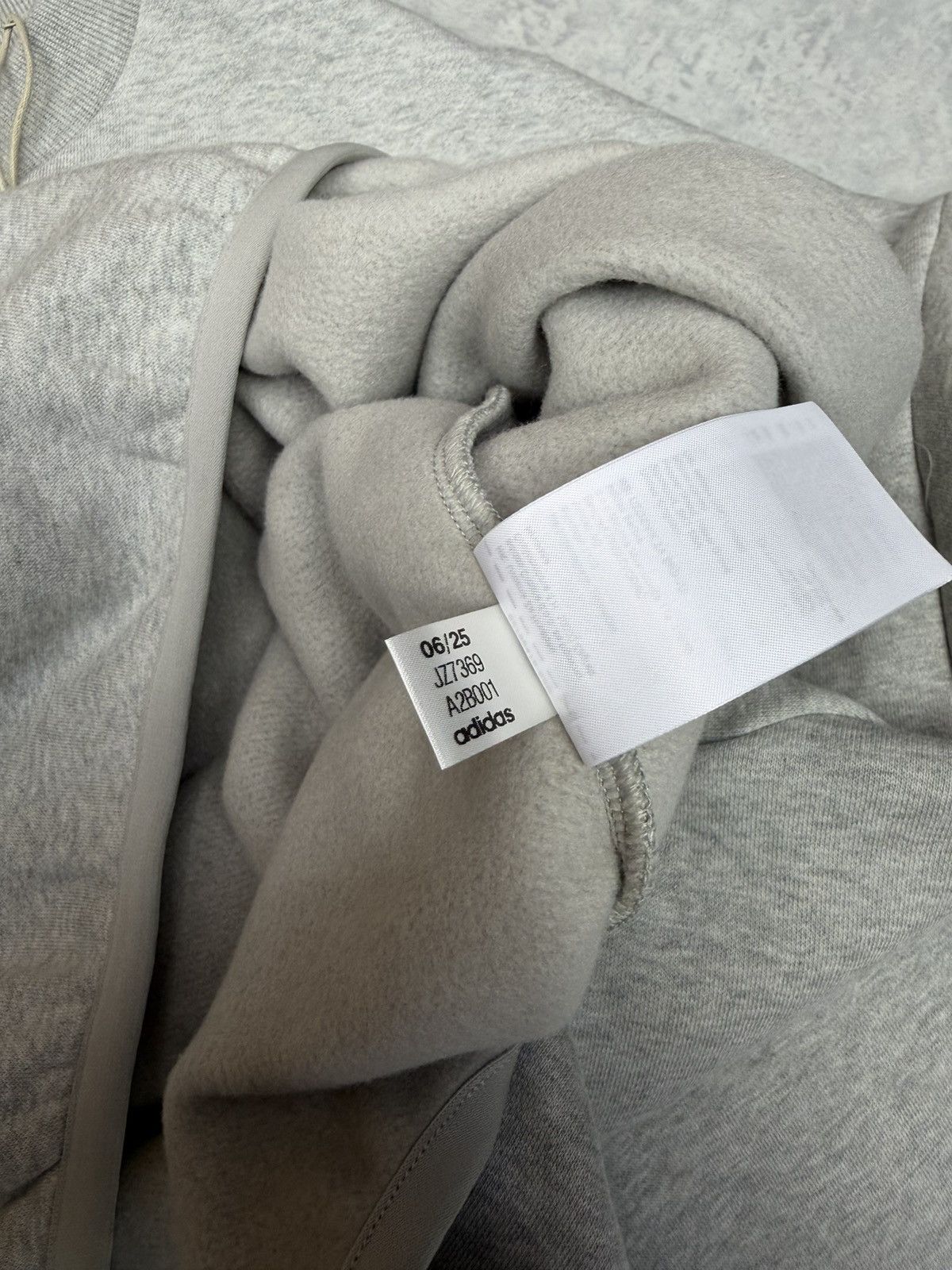 Fear of God Adidas Fear of God Athletics Heavy Fleece Crewneck Size L Size US L / EU 52-54 / 3 - 10 Thumbnail