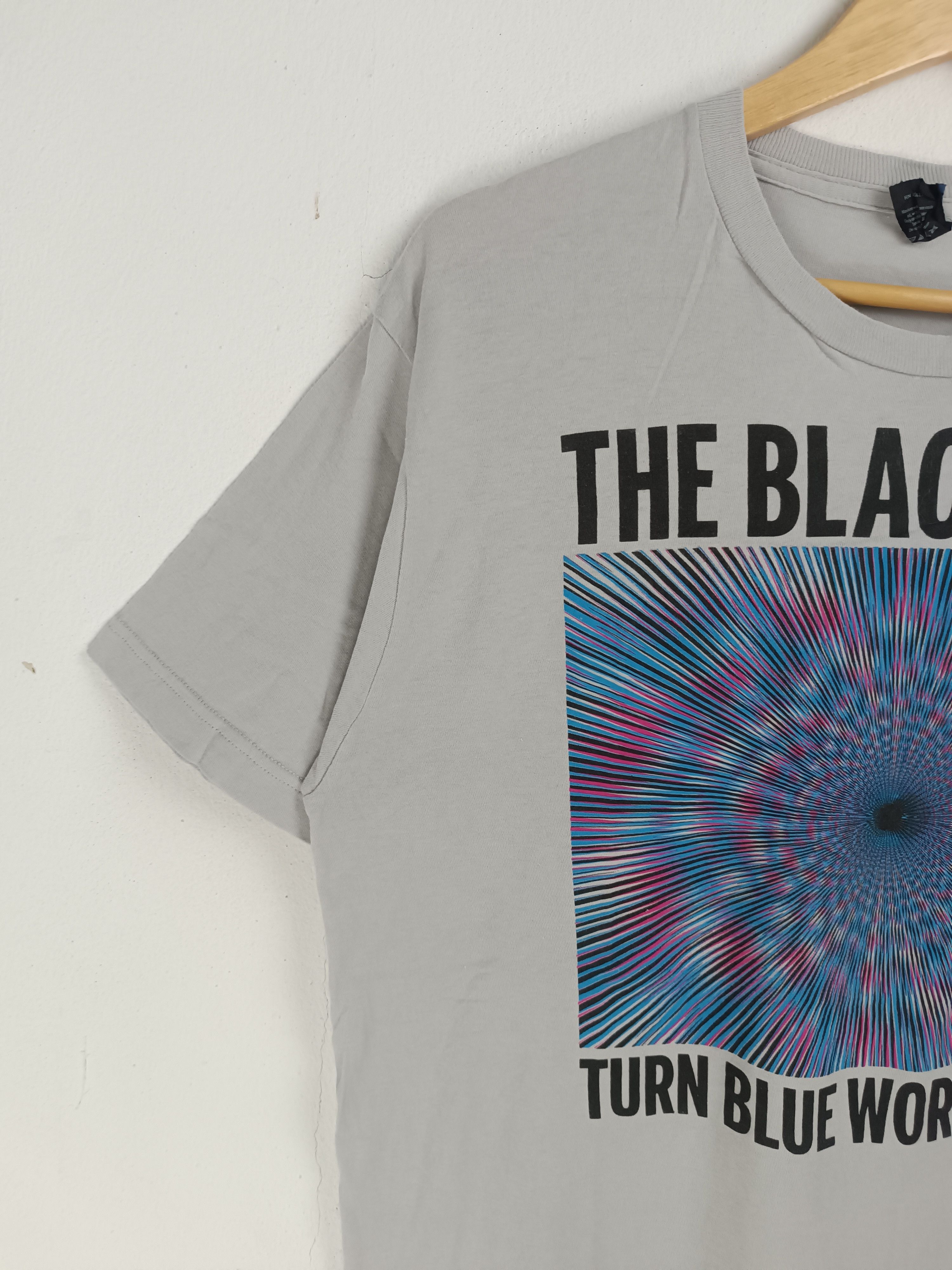 Band Tees VINTAGE '14 THE BLACK KEYS TURN BLUE TOUR white stripes rza Size US L / EU 52-54 / 3 - 5 Thumbnail