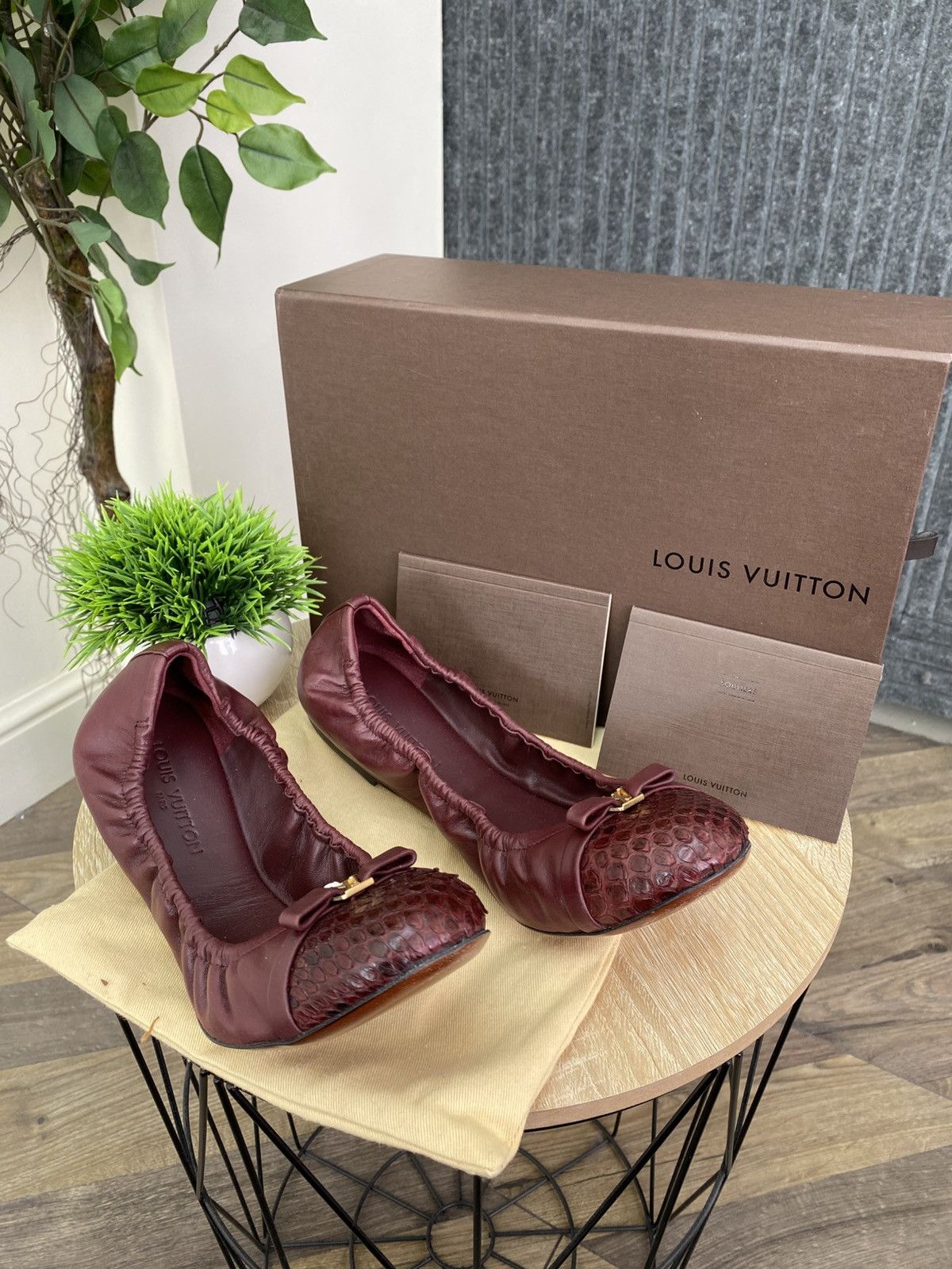 Louis Vuitton Vintage Louis Vuitton Maroon Leather Reptile Ballet Flats Size US 9 / IT 39 - 4 Thumbnail