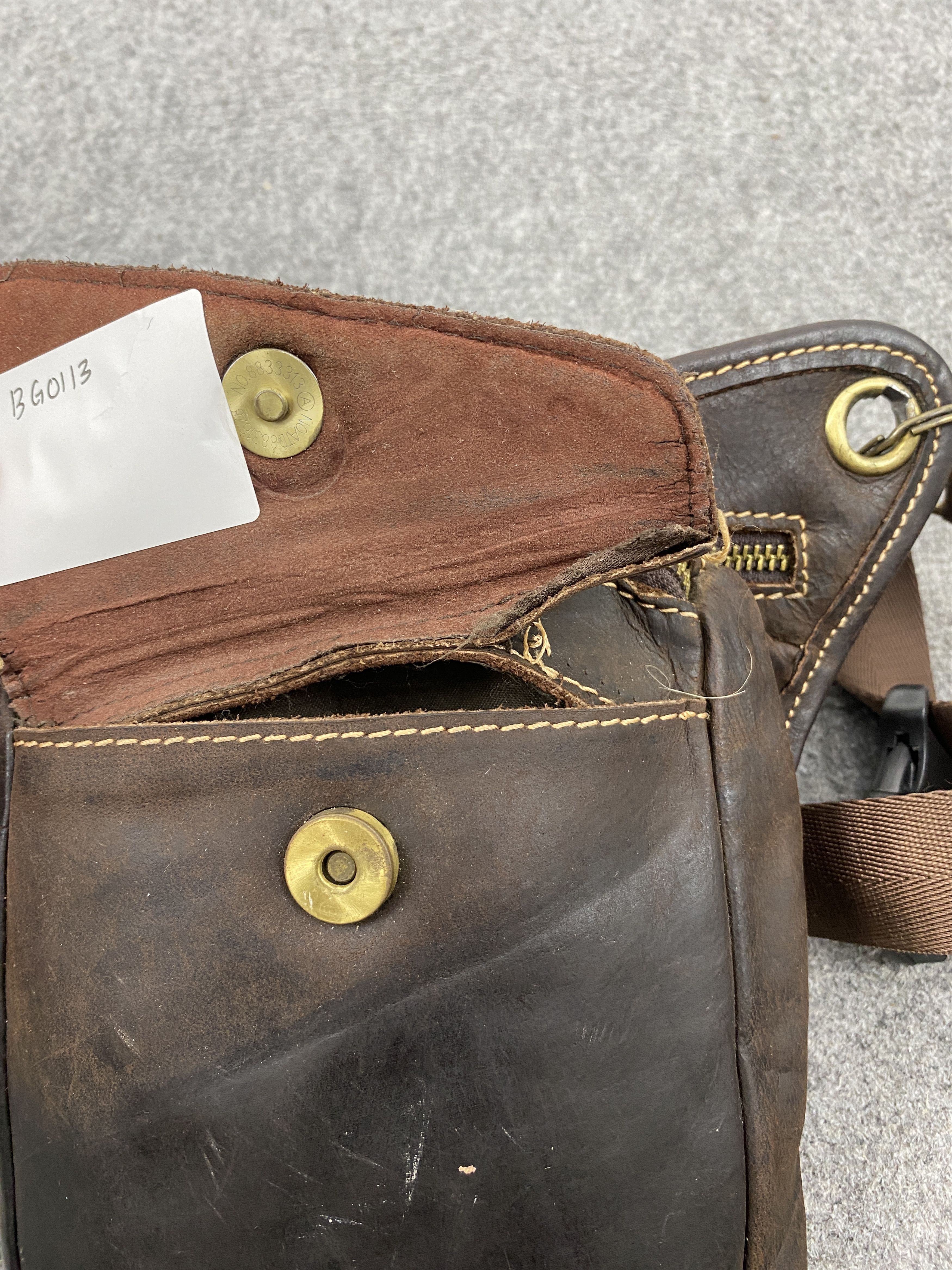 If Six Was Nine Vintage Japanese Brand Leather Sling Bag BG0113 Size ONE SIZE - 11 Thumbnail