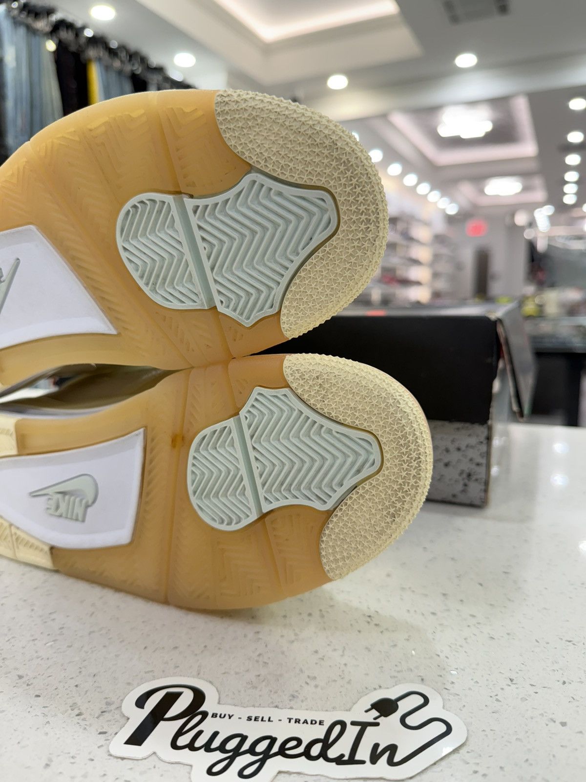 Jordan Brand × Off-White Off White Jordan 4’s Size 8.5 Mens Size US 8.5 / EU 41-42 - 7 Thumbnail