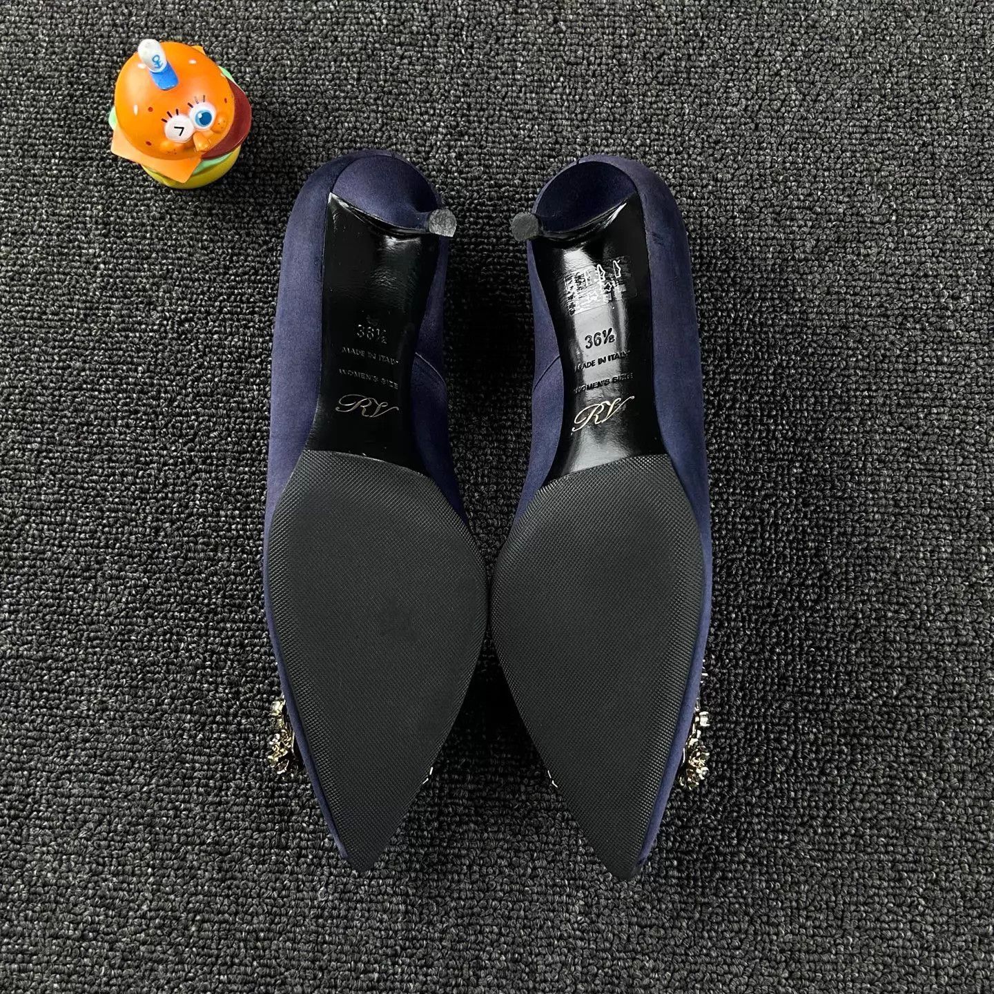 Roger Vivier Roger Vivier Purple Satin Crystal Buckle Heels 36.5 Size US 6 / IT 36 - 6 Thumbnail