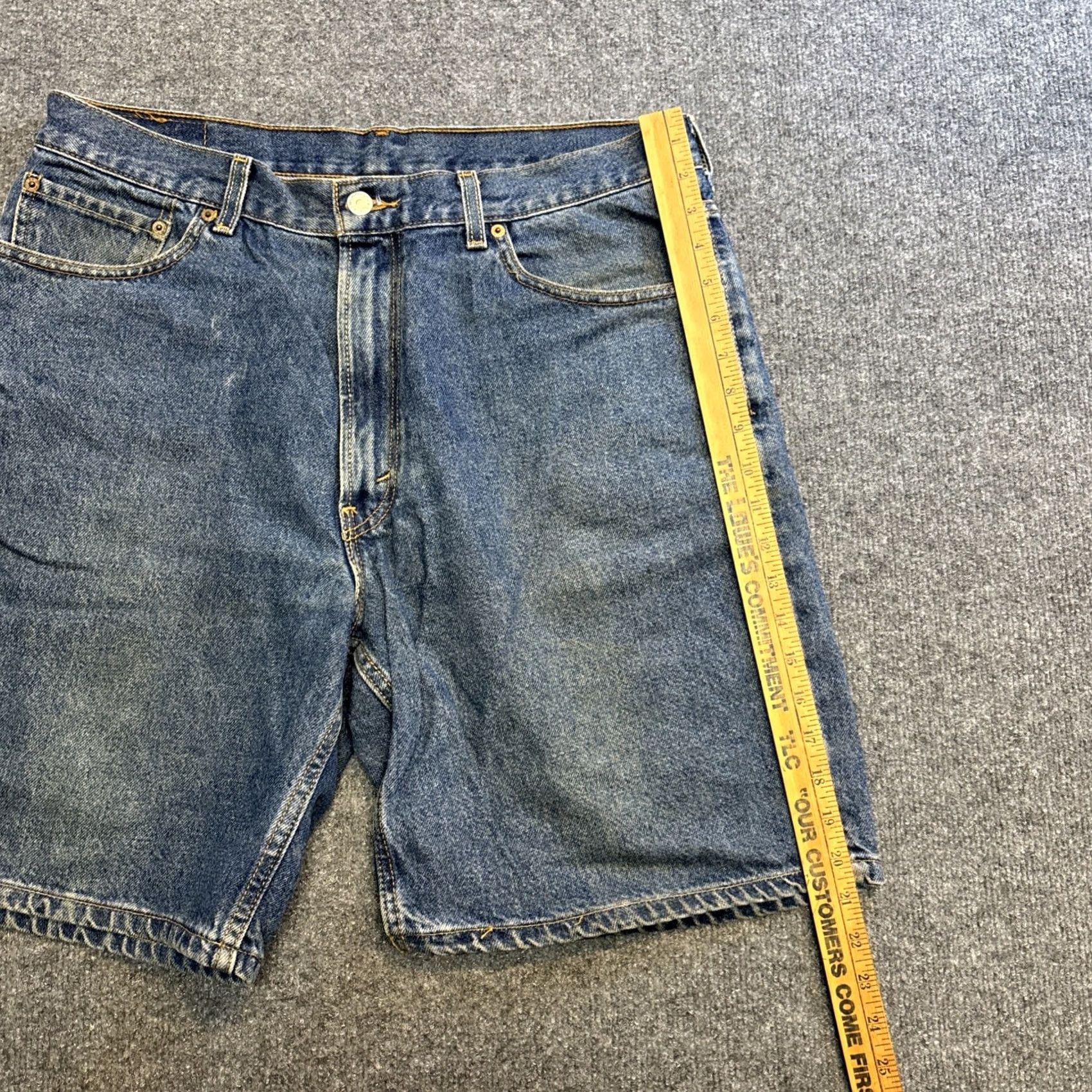 Levi's VINTAGE Levi's 550 Jean Shorts Mens 36 Relaxed Fit Blue Lightwash Denim Classic Shirt Size US 36 / EU 52 - 7 Thumbnail