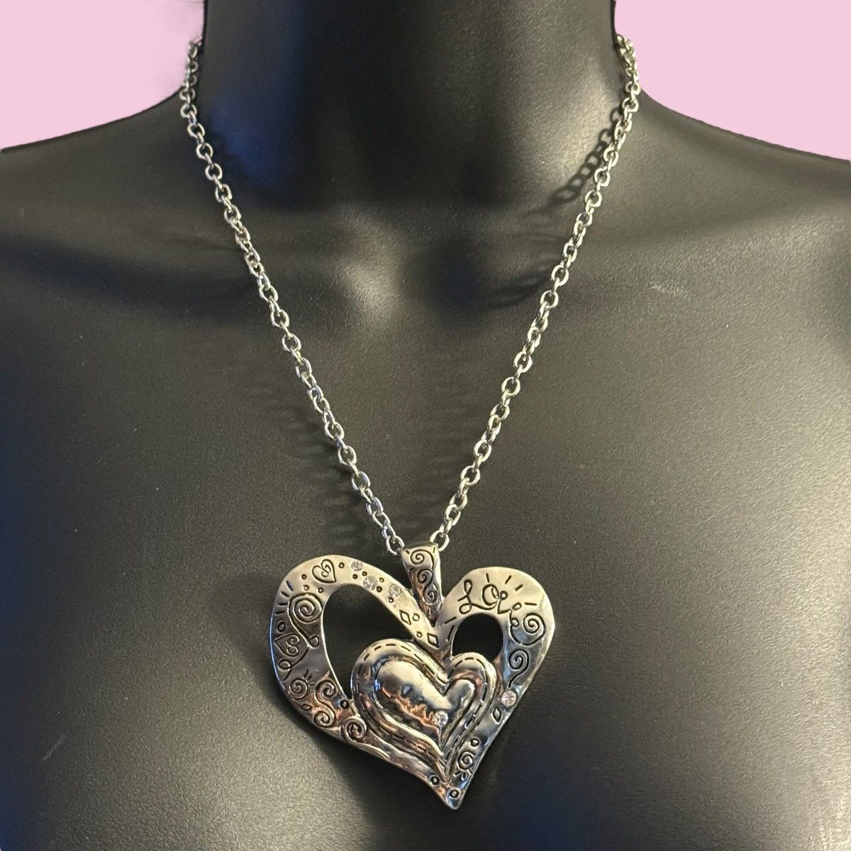 Other Silver tone large etched heart pendant necklace/earrings set Size ONE SIZE - 1 Thumbnail