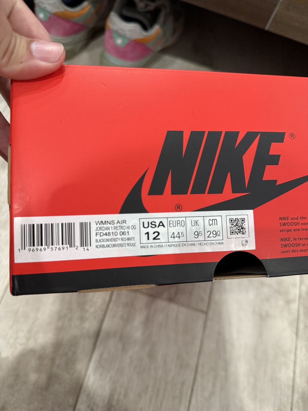 Jordan Brand Air Jordan 1 Satin Bred WMNS Size US 12 / IT 42 - 6 Thumbnail