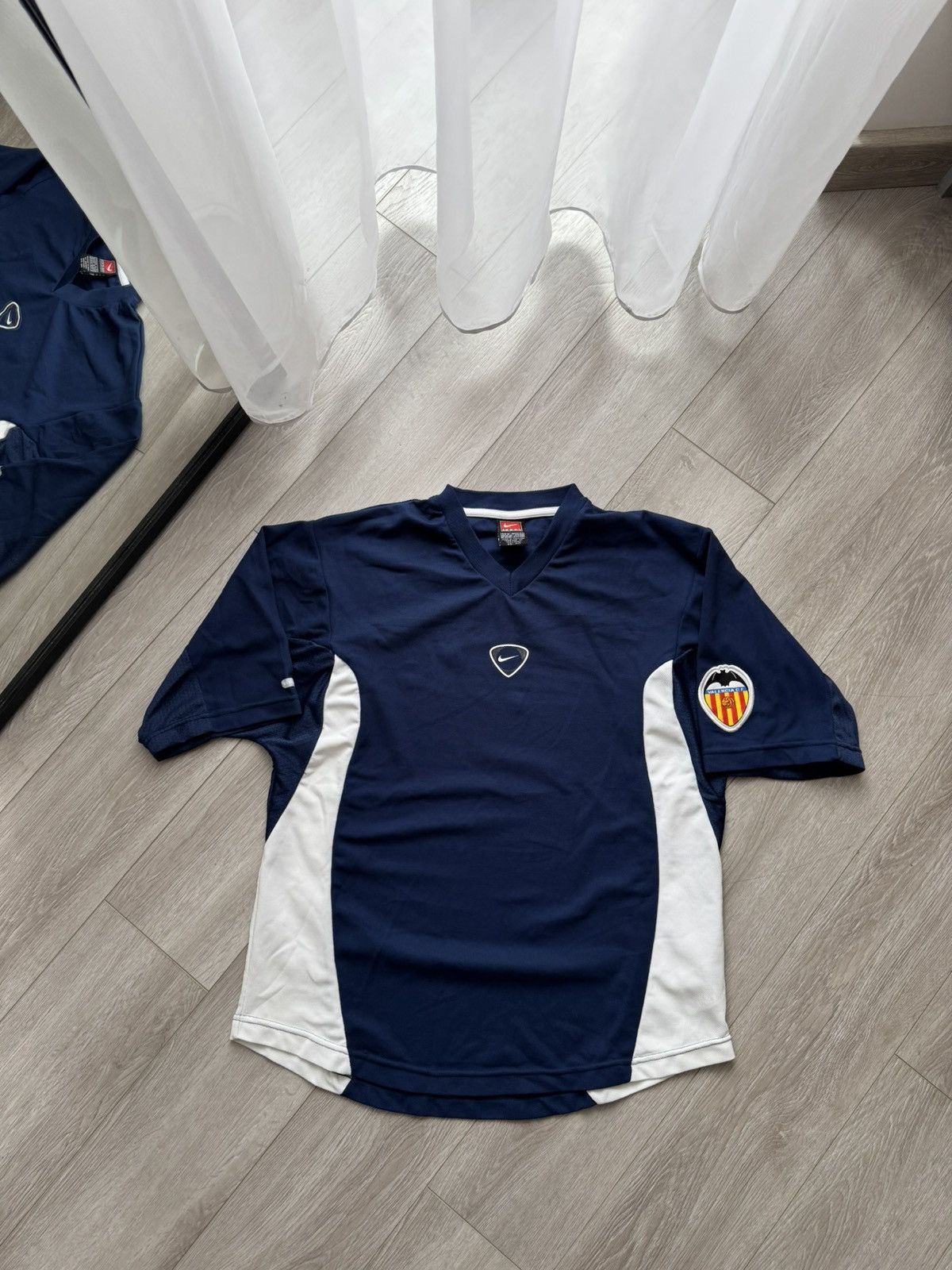 Nike Vintage 2000/01 Valencia CF Training Soccer Jersey Size US S / EU 44-46 / 1 - 1 Thumbnail