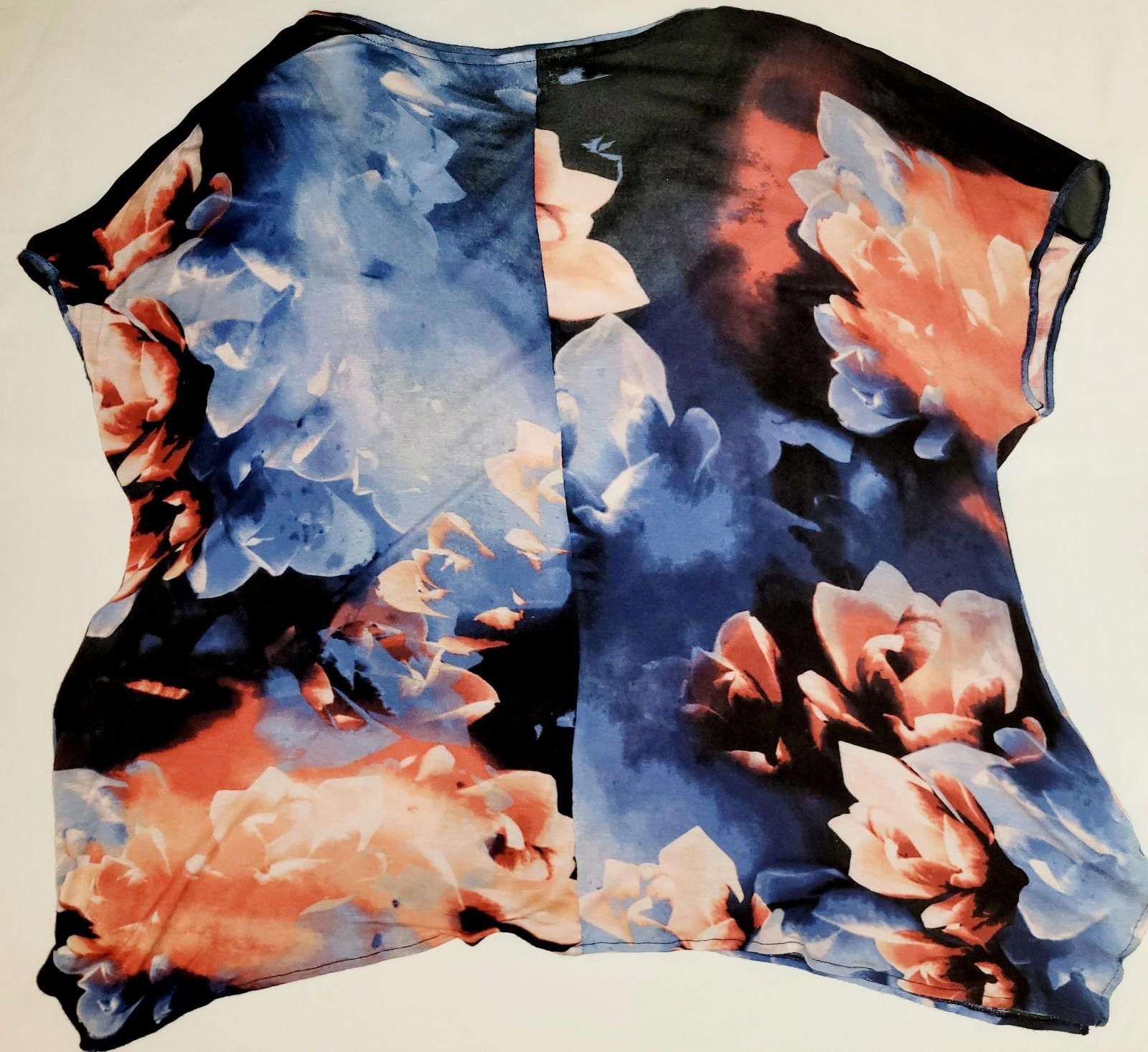 Designer JLo women's XL short sleeved blouse Size XL / US 12-14 / IT 48-50 - 6 Thumbnail