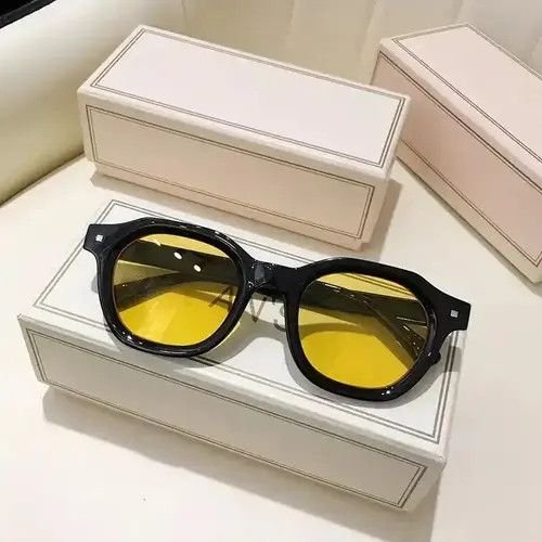 Vintage Sunglasses Size ONE SIZE - 1 Thumbnail