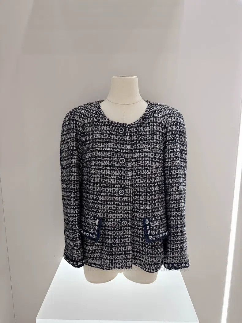 Chanel Chanel 19 Cruise Series Walking Style Small Fragrant Woven Size XXS / US 00 / IT 34 - 2 Thumbnail