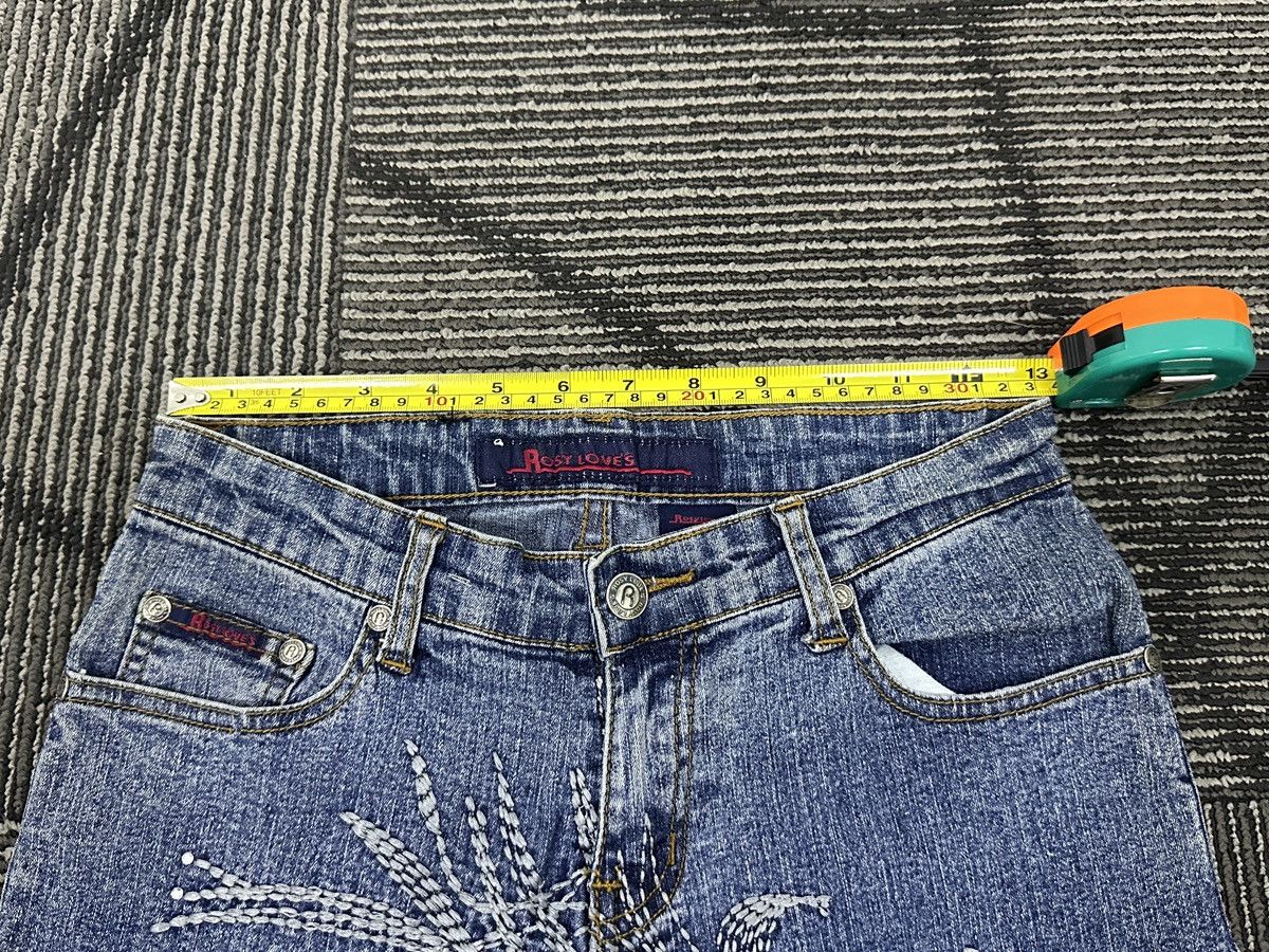 If Six Was Nine Y2K Rosy Love’s Jeans Dragon Design Flare Jean Size 26" / US 2 / IT 38 - 10 Thumbnail