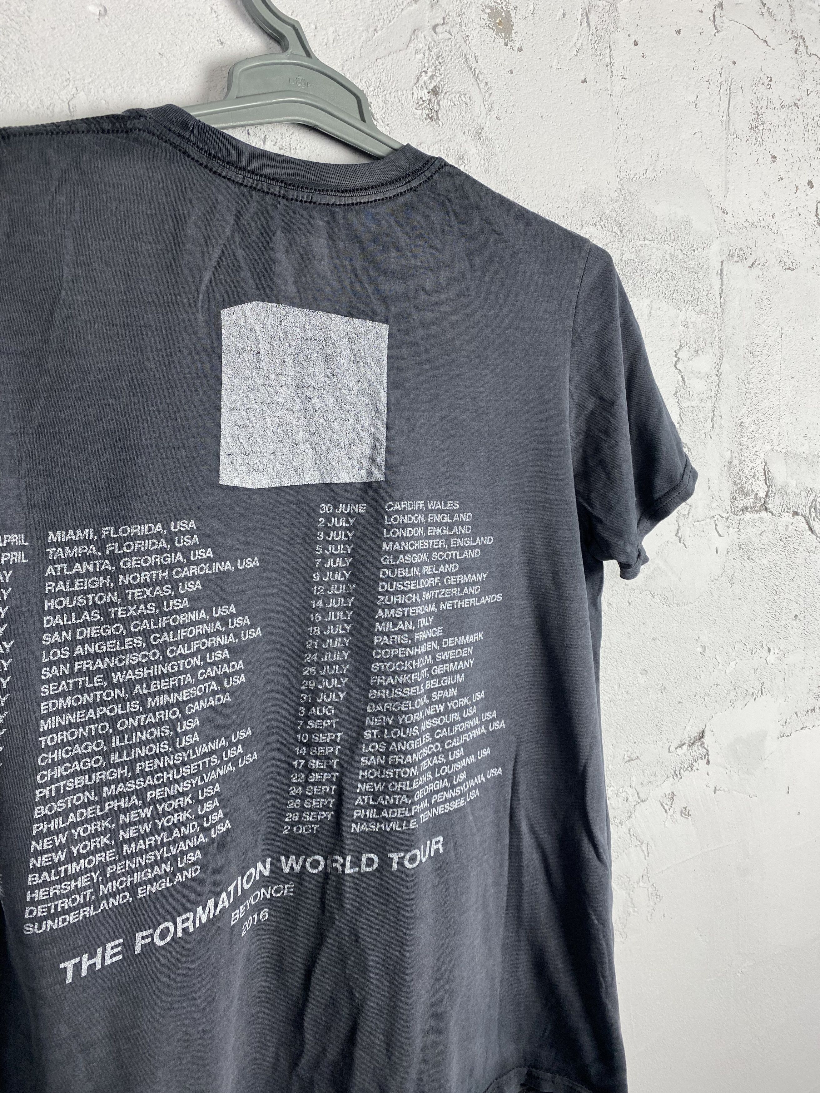 Band Tees × Beyonce Beyoncé World Tour Band Tee T-shirt Size US M / EU 48-50 / 2 - 6 Thumbnail