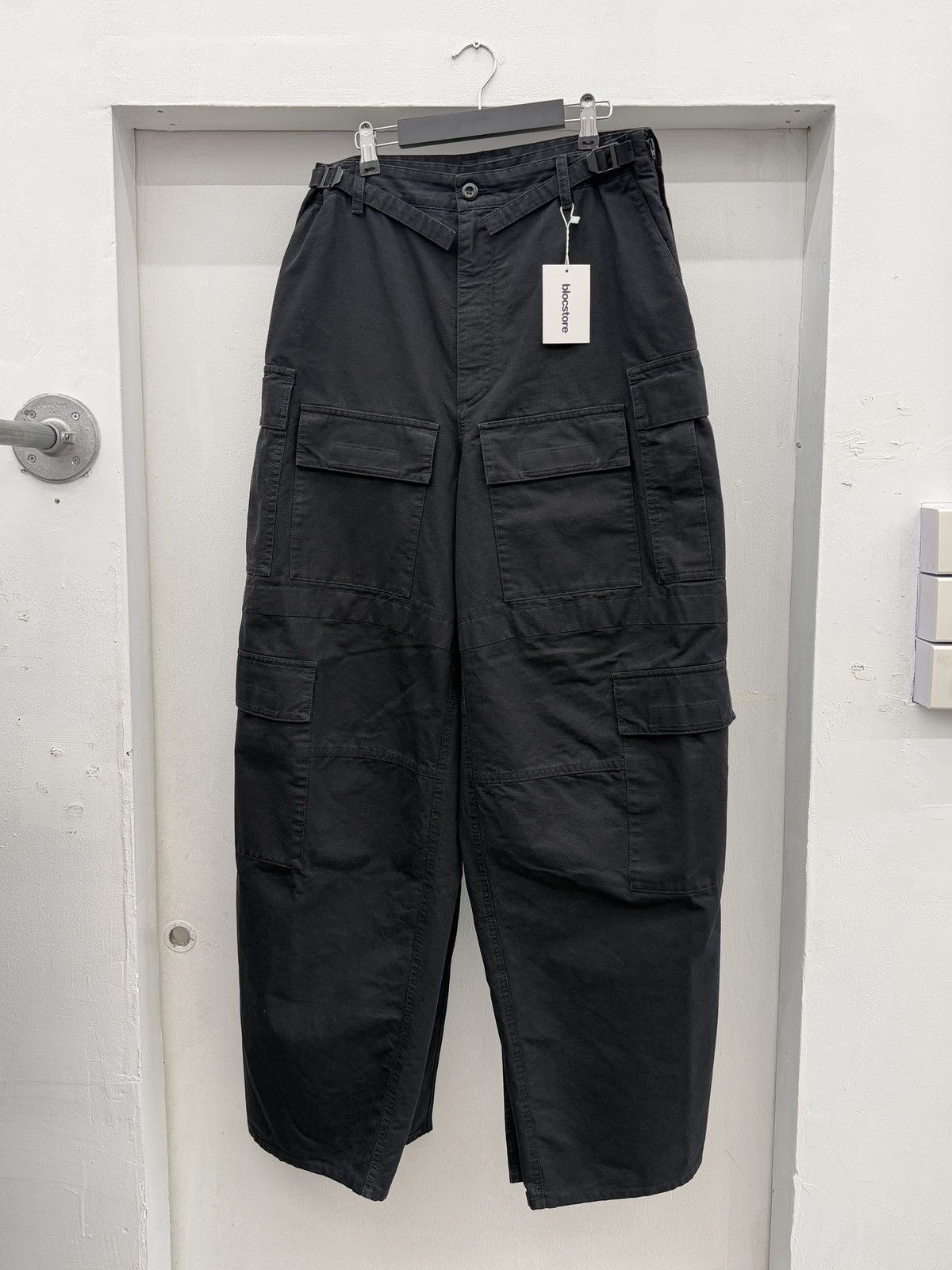 Balenciaga SUMMER 2023 CARGO SKIRT PANTS Size US 32 / EU 48 - 1 Thumbnail