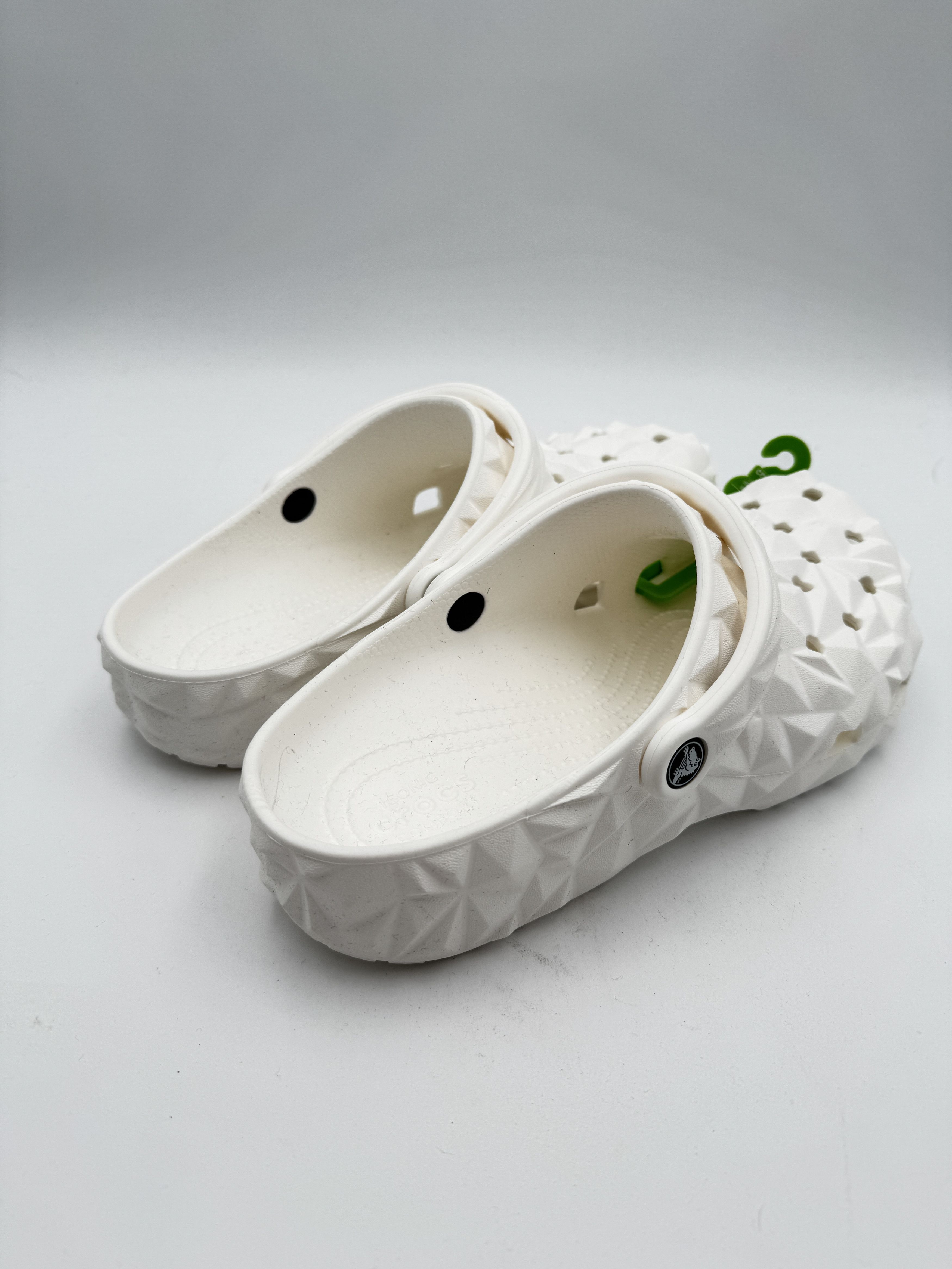 Crocs Crocs Geometric Prism Classic Clog White Size US 9 / EU 42 - 2 Thumbnail