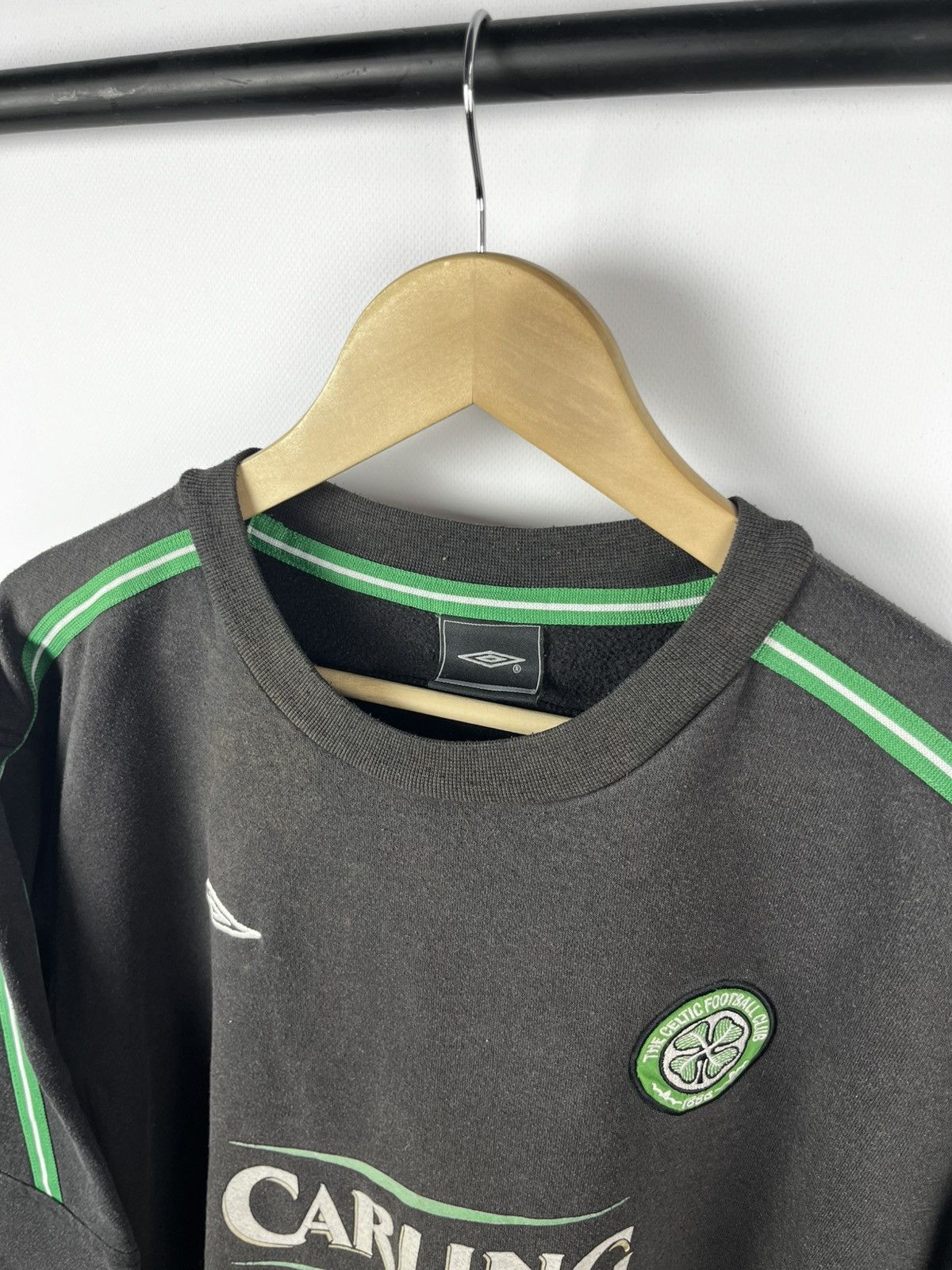 Umbro CELTIC 2004 FOOTBALL SOCCER SWEATSHIRT UMBRO sz M MEN BLACK Size US XL / EU 56 / 4 - 4 Thumbnail