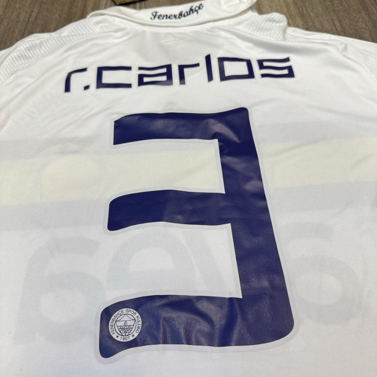 Adidas Fenerbahce 08/09 away shirt #3 R.Carlos (bnwt) Size US S / EU 44-46 / 1 - 6 Thumbnail