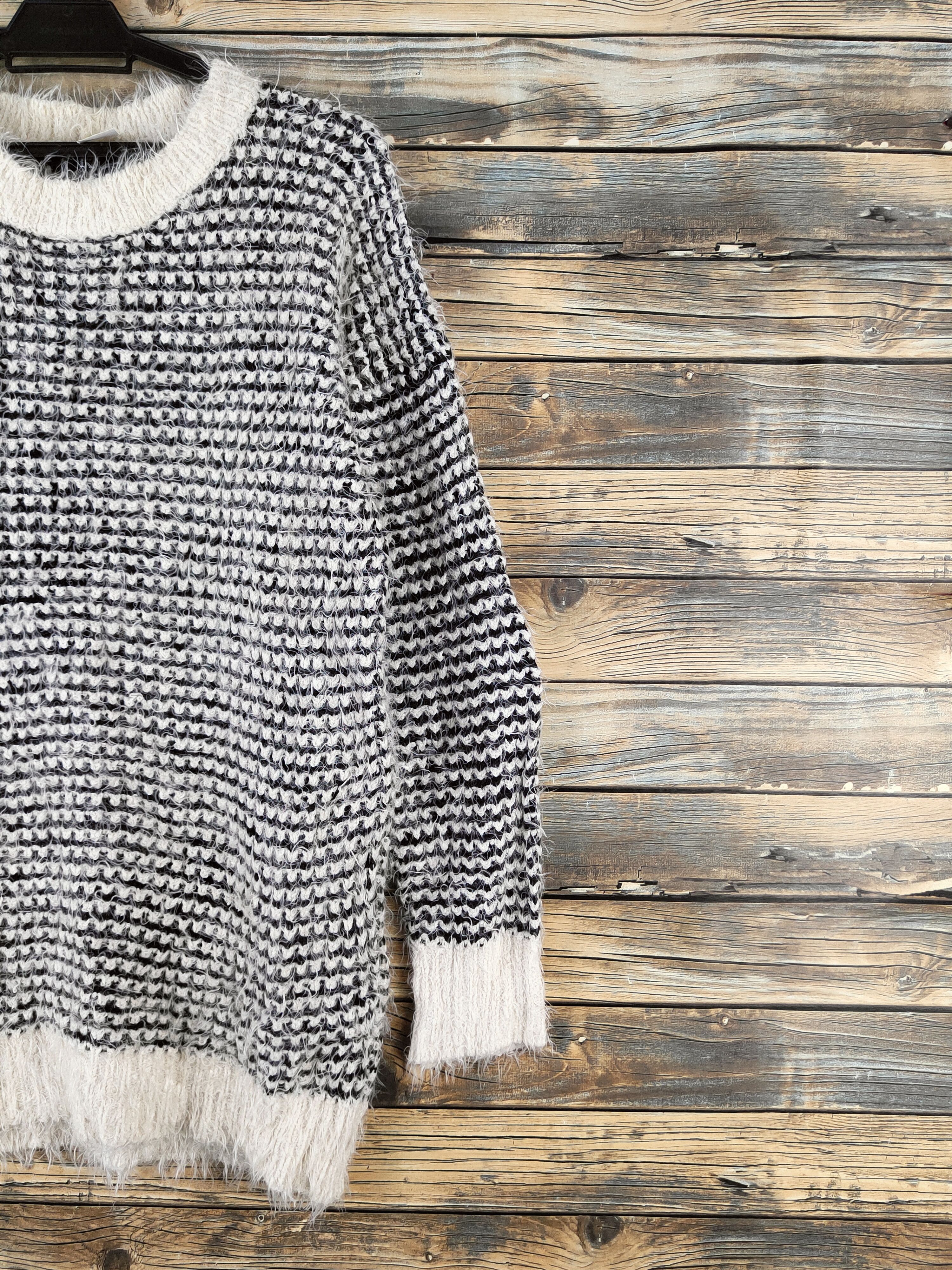 Japanese Brand DL K Ivory Black Fur shaggy Mohair Knitwear #46-1011 Size M / US 6-8 / IT 42-44 - 5 Thumbnail