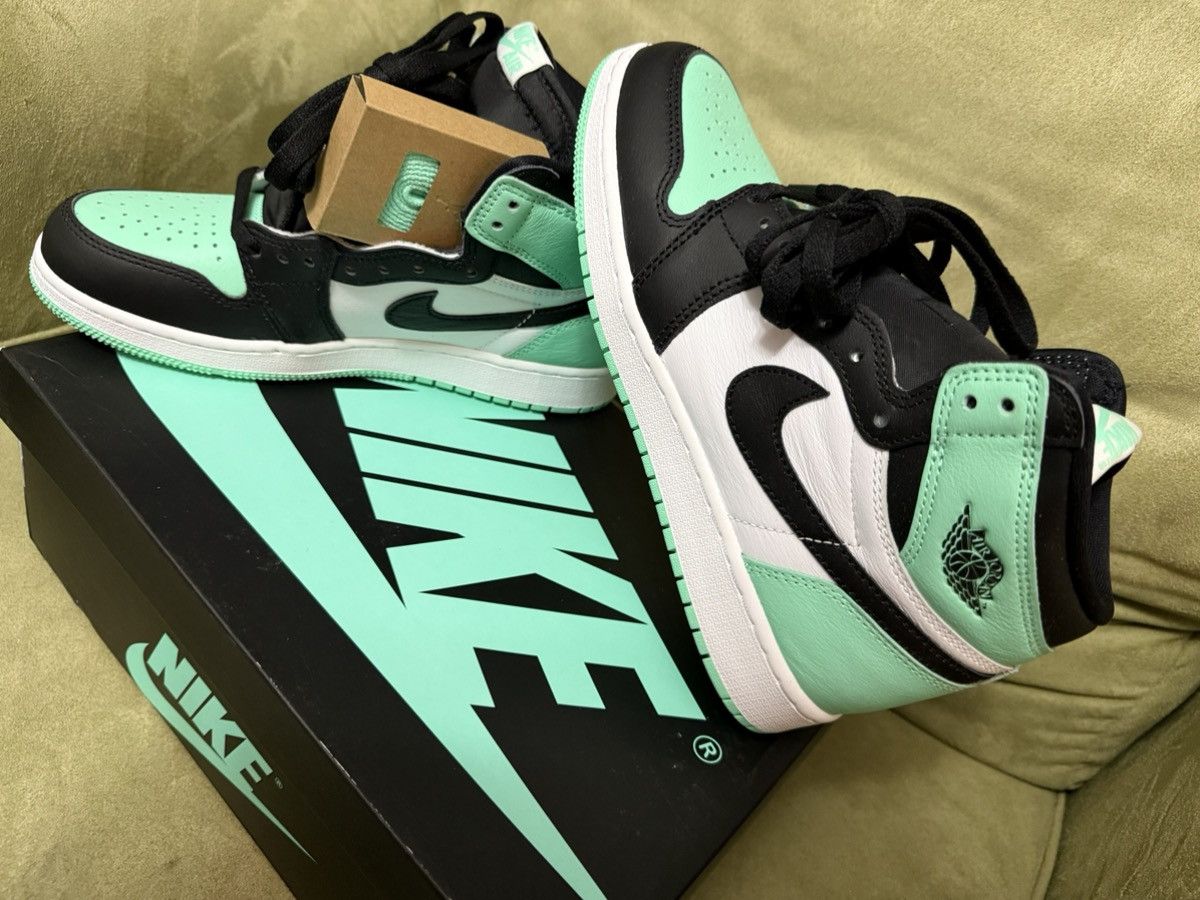 Jordan Brand Nike Jordan 1 “Green Glow” Hi, New in Box Xtra Laces 6.5y 8w Size US 6.5 / EU 39-40 - 1 Thumbnail