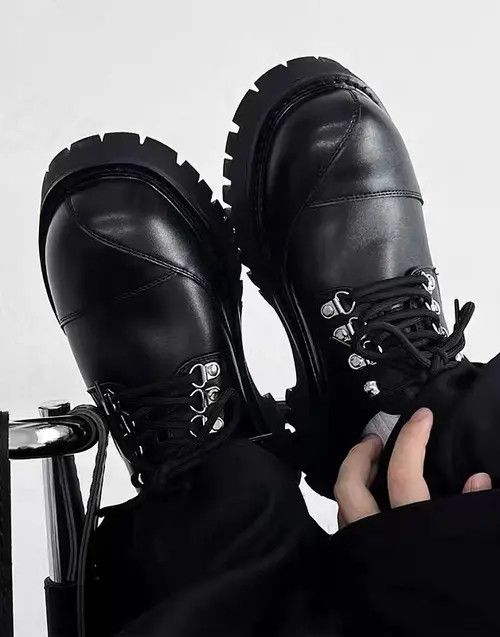 Designer Black platform casual shoes Size US 8.5 / EU 41-42 - 2 Thumbnail