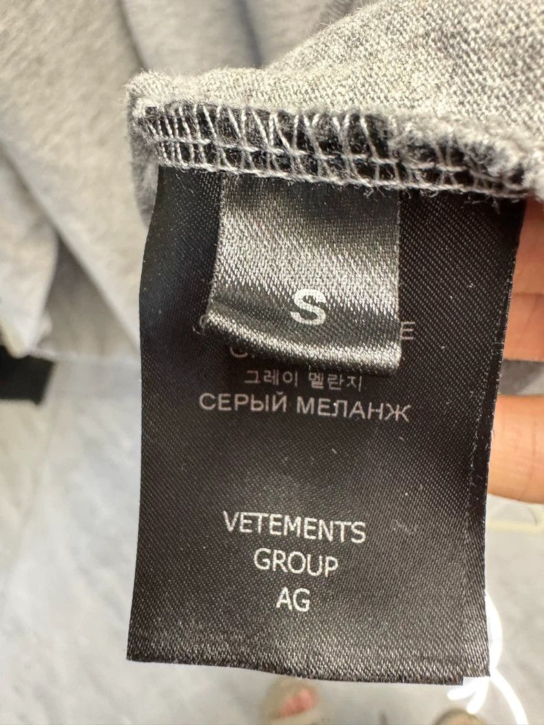 Vetements Vetements Long Sleeve OG Trendy Top - Size S - Gold Size Size US M / EU 48-50 / 2 - 6 Thumbnail