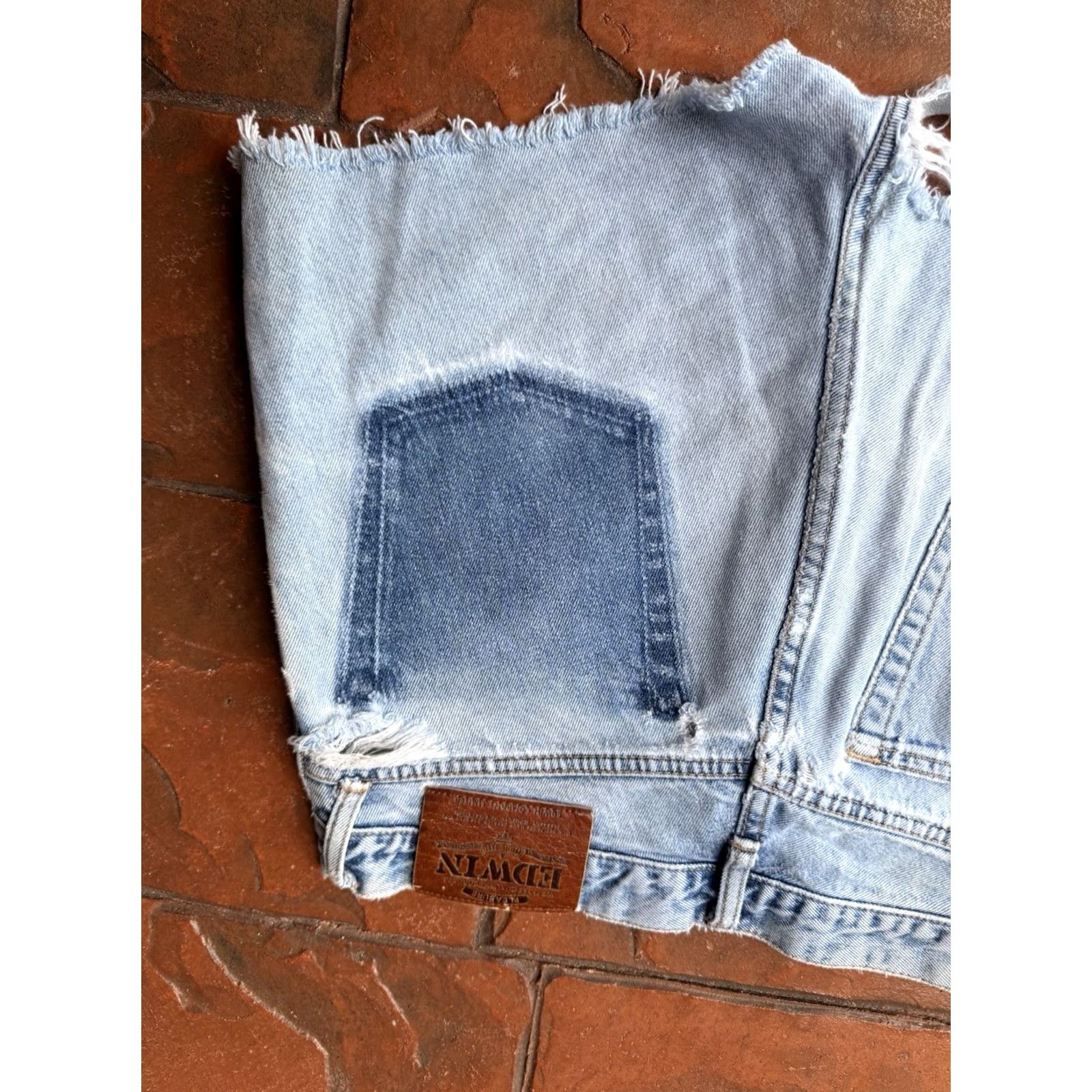 Edwin VINTAGE Edwin Japan Cut Off Jean Shorts Women’s 32 Light Wash Distressed Blue Denim Casual 90s Bohemian Girls Size 24" / US 00 / IT 34 - 7 Thumbnail