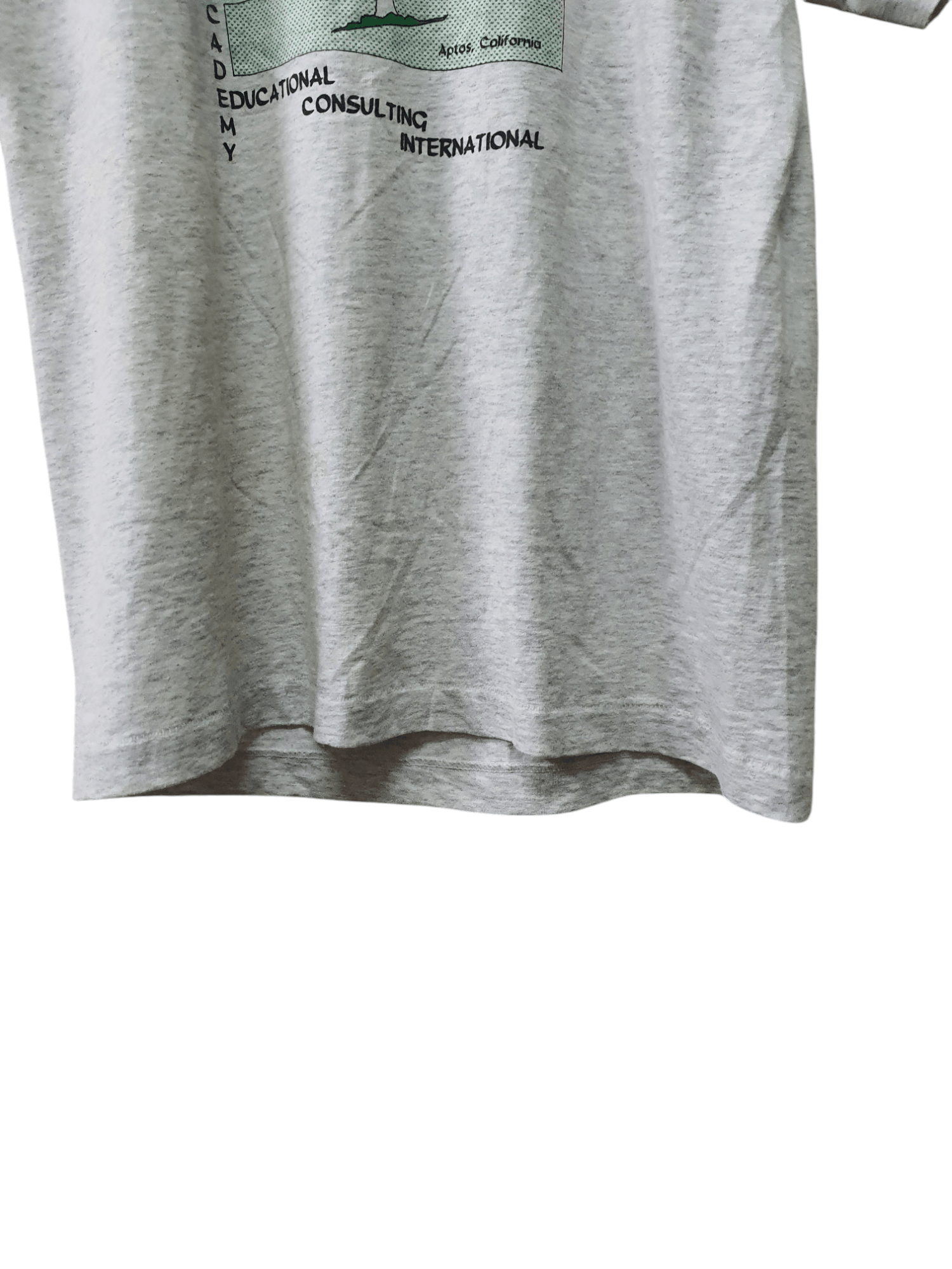 Fruit Of The Loom vintage T-shirt from the Monterey Bay Academy Size US M / EU 48-50 / 2 - 4 Thumbnail