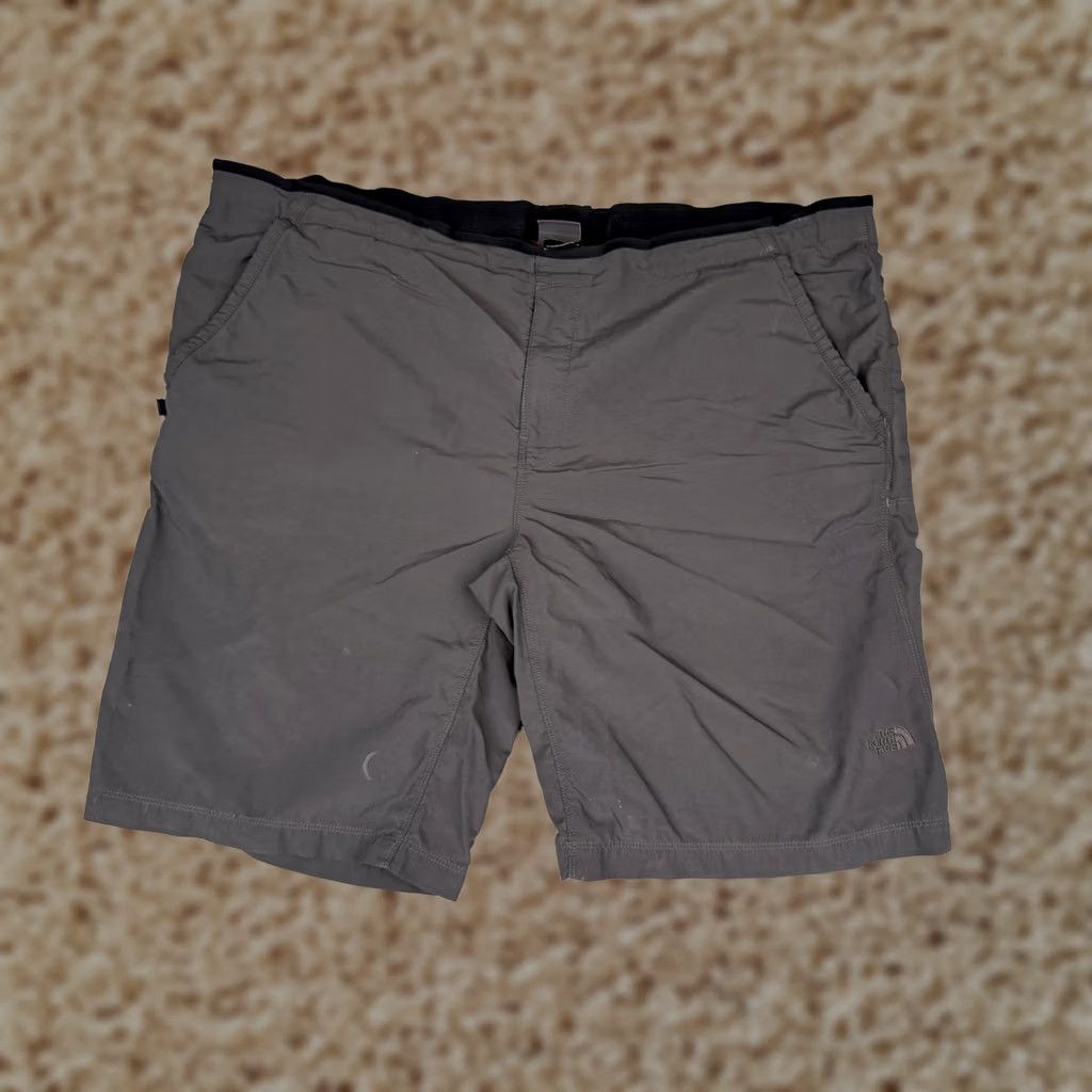 The North Face The North Face Shorts Mens Medium Gray Microfiber 10 Inseam Elastic Waist Casual Size US 31 - 1 Thumbnail