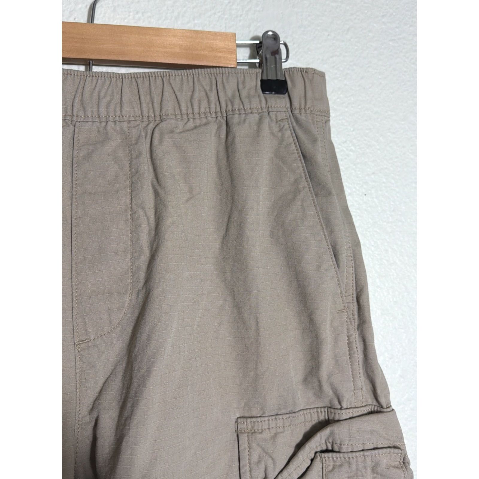 Gap VINTAGE? Gap Ripstop Cargo Shorts Beige Mens M 30x10 Drawstring Regular Beige Cargo shorts Gap Mens M 30x10 Drawstring Ripstop washed khaki Size US 31 - 5 Thumbnail