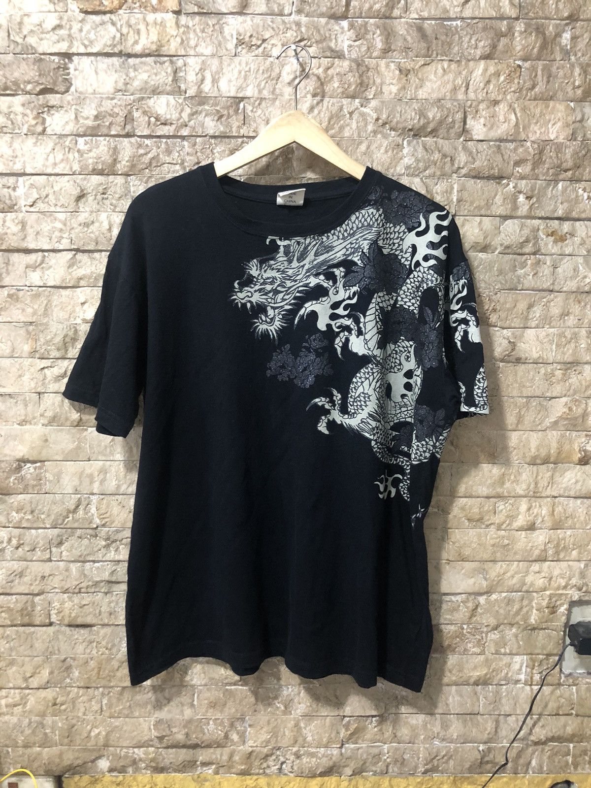 Japanese Brand Sukajan Dragon T shirt Size US XL / EU 56 / 4 - 1 Thumbnail