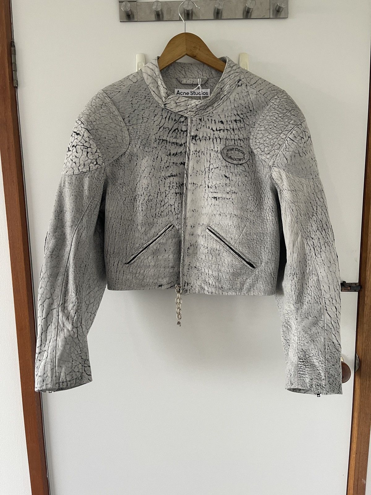 Acne Studios Acne Studios Cropped Grey Leather Jacket Size Small/US4 Size S / US 4 / IT 40 - 3 Thumbnail