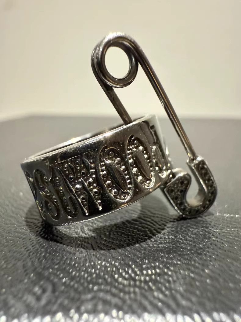Vivienne Westwood Vivienne Westwood Silver Safety Pin Ring - dmc Size ONE SIZE - 1 Thumbnail