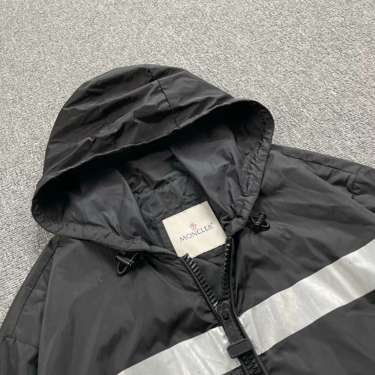 Moncler Moncler x Off-White 3M Reflective Arrow Jacket Size US S / EU 44-46 / 1 - 6 Thumbnail
