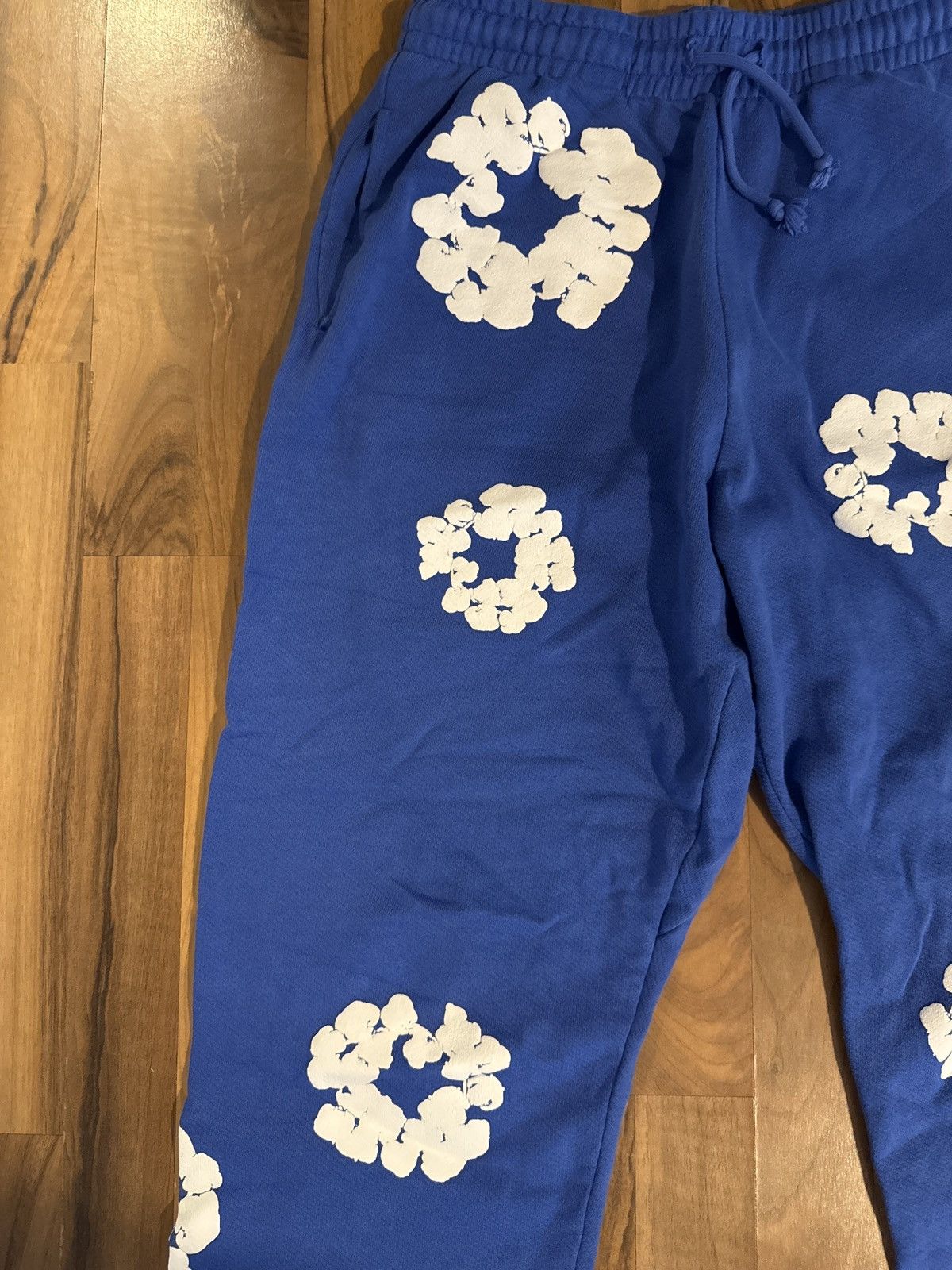 DENIM TEARS Denim Tears Blue Cotton Wreath Sweatpants Size US 32 / EU 48 - 4 Thumbnail