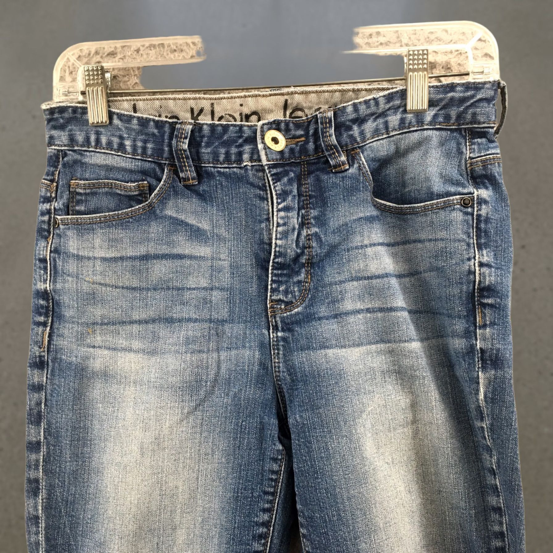 Calvin Klein Calvin Klein Capri Jeans Womens Jeans Capri 28x23.5 Blue Denim Mid Rise Med Wash (Regular) Womens Size 28" / US 6 / IT 42 - 1 Thumbnail