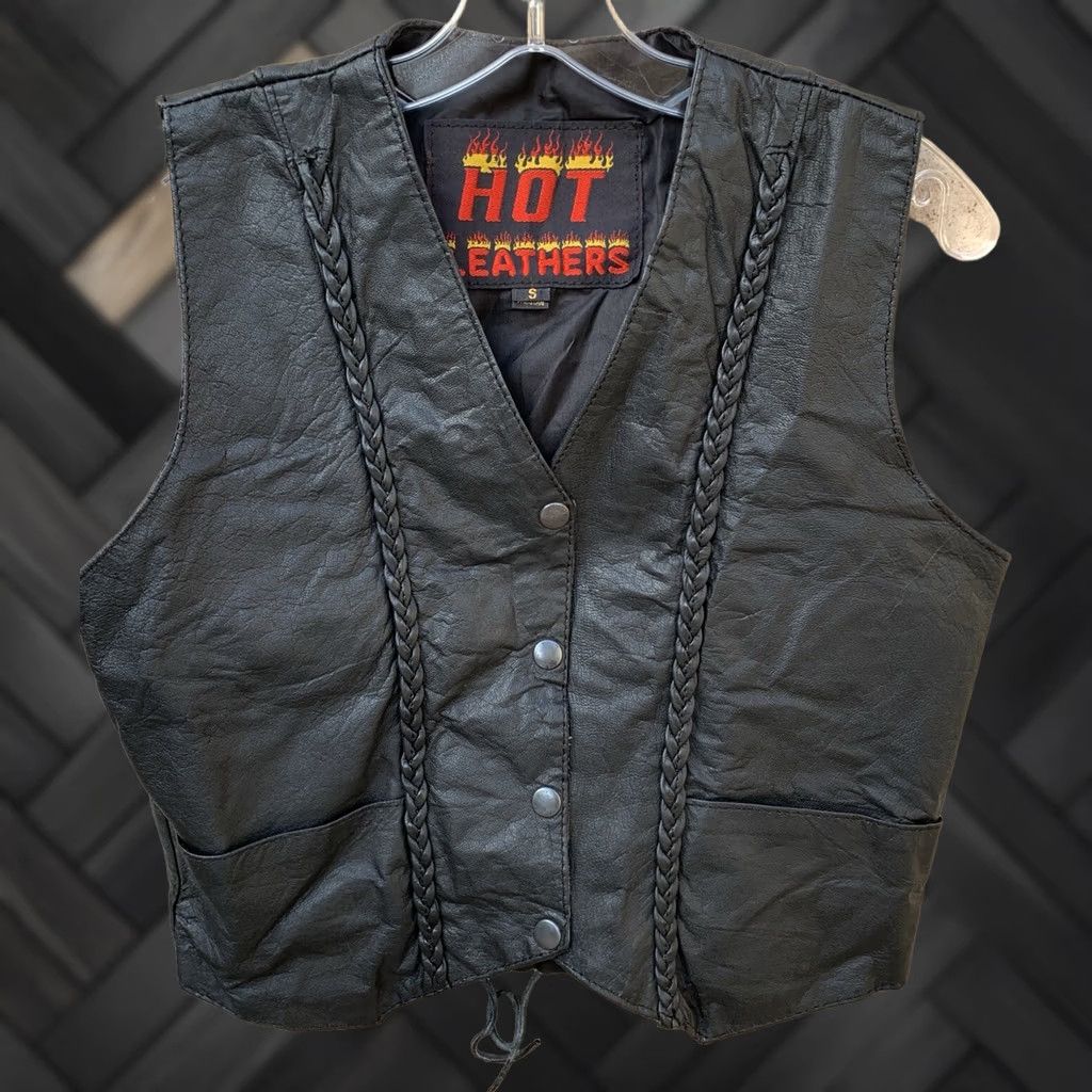 Vintage VINTAGE Hot Leathers Biker Vest Black Snap Front Lace Up Lower Back Size S Womens Size S / US 4 / IT 40 - 1 Thumbnail