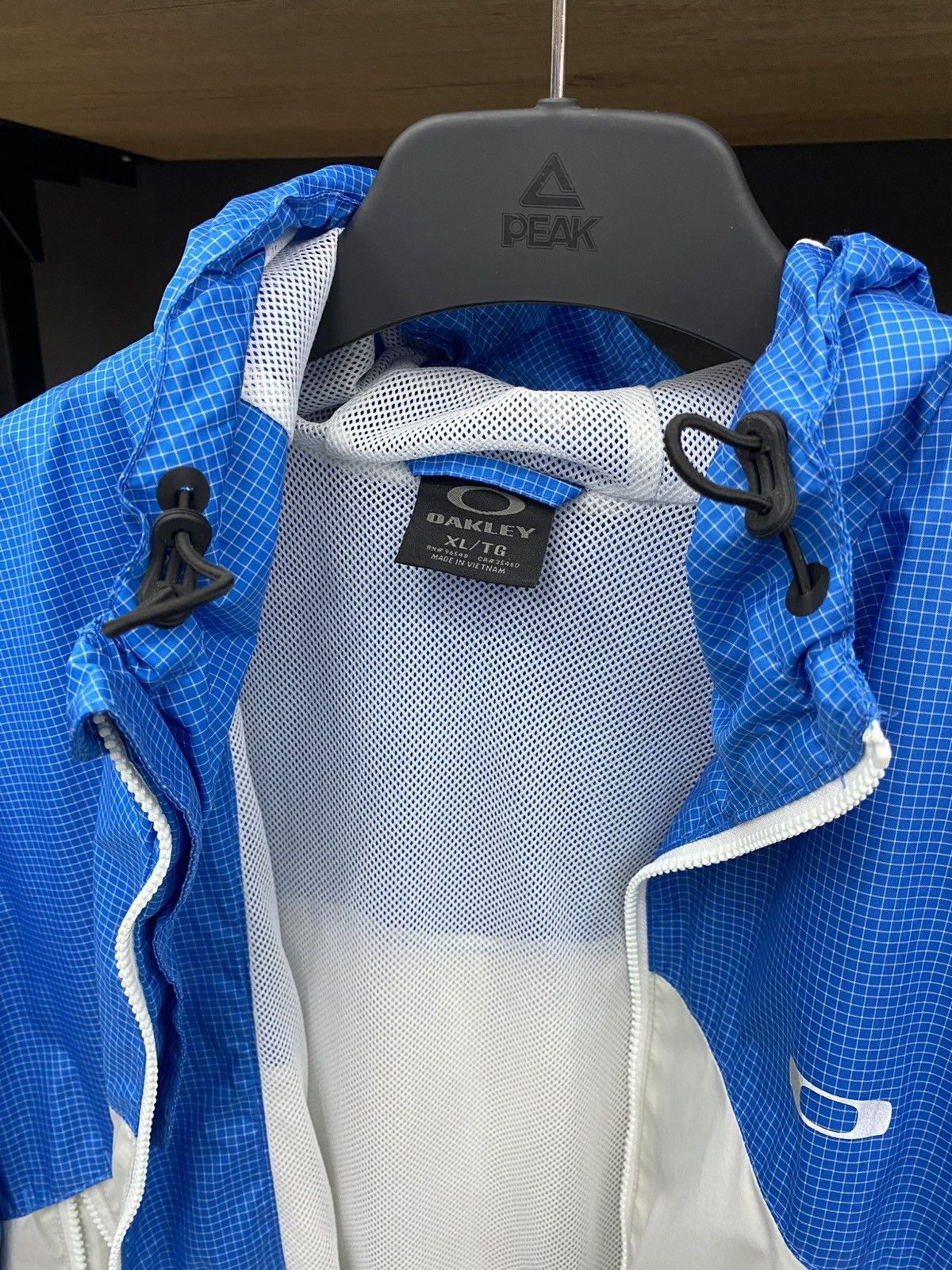 Oakley Vintage Rare Oakley Blue White Light Jacket Gorpcore Style Size US XL / EU 56 / 4 - 5 Thumbnail